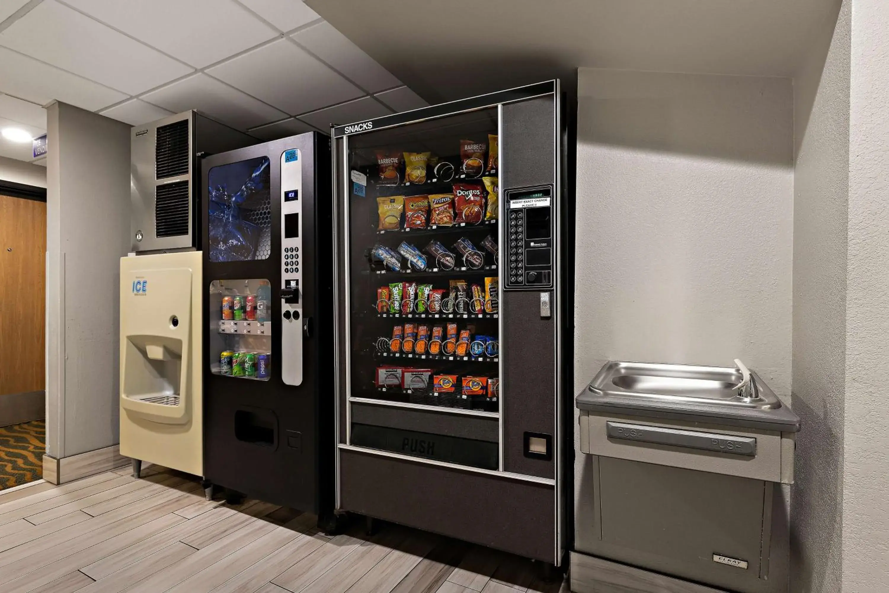 Property building in SureStay Plus Hotel by Best Western Tulsa East Property building in SureStay Plus Hotel by Best Western Tulsa East