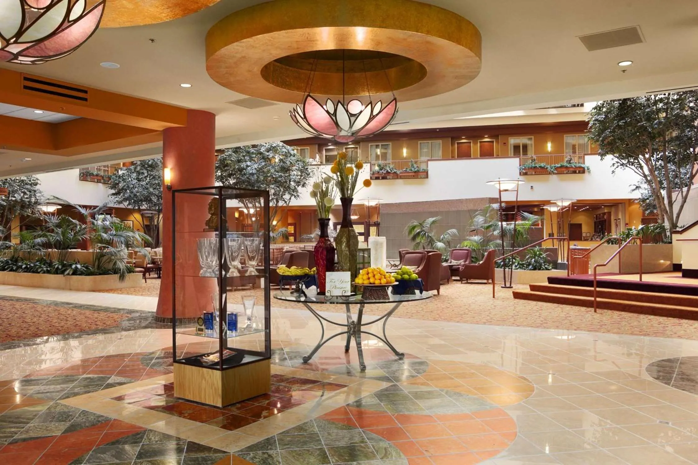 Lobby or reception in Embassy Suites East Peoria Hotel and Riverfront Conference Center