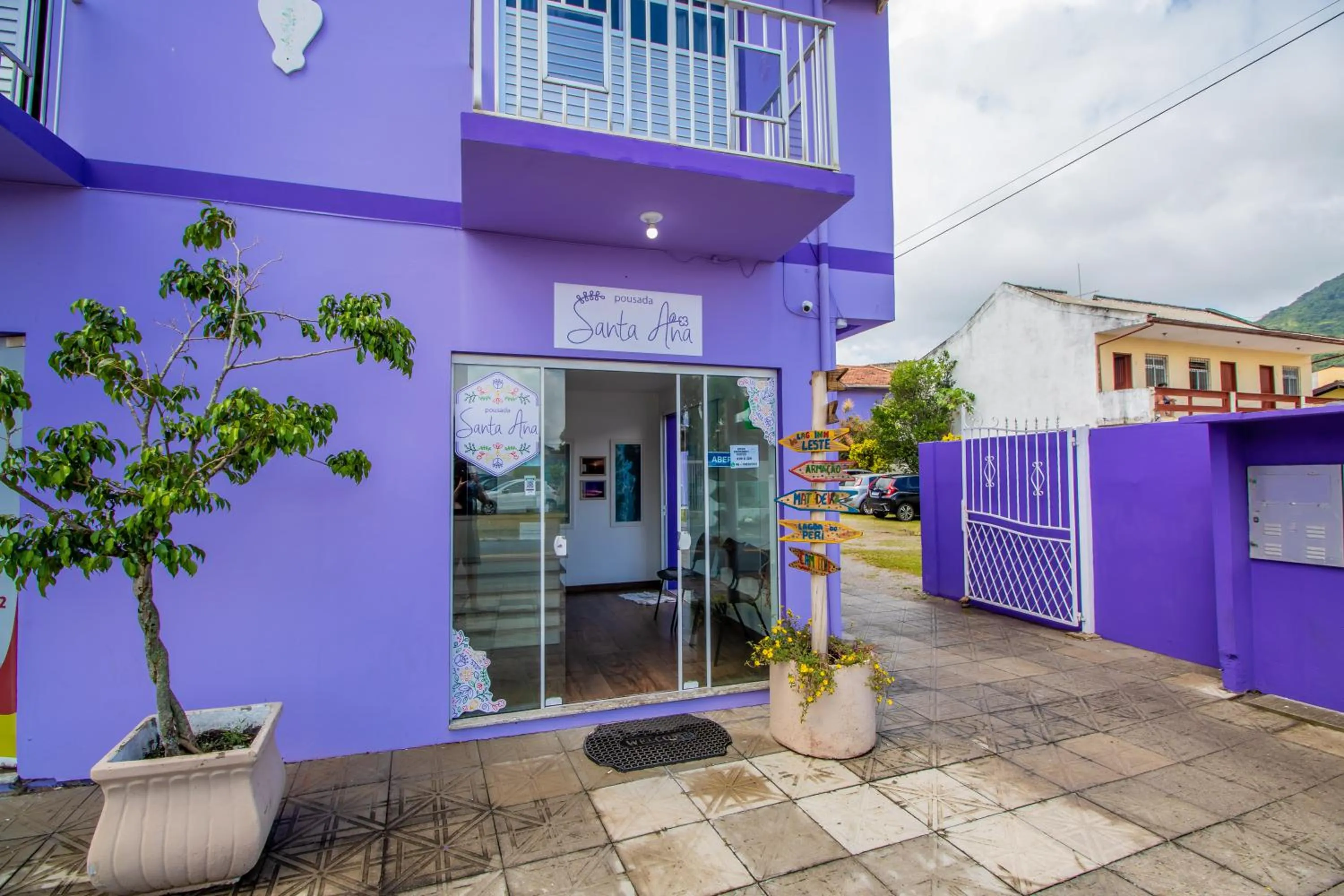 Property building in Pousada Santa Ana