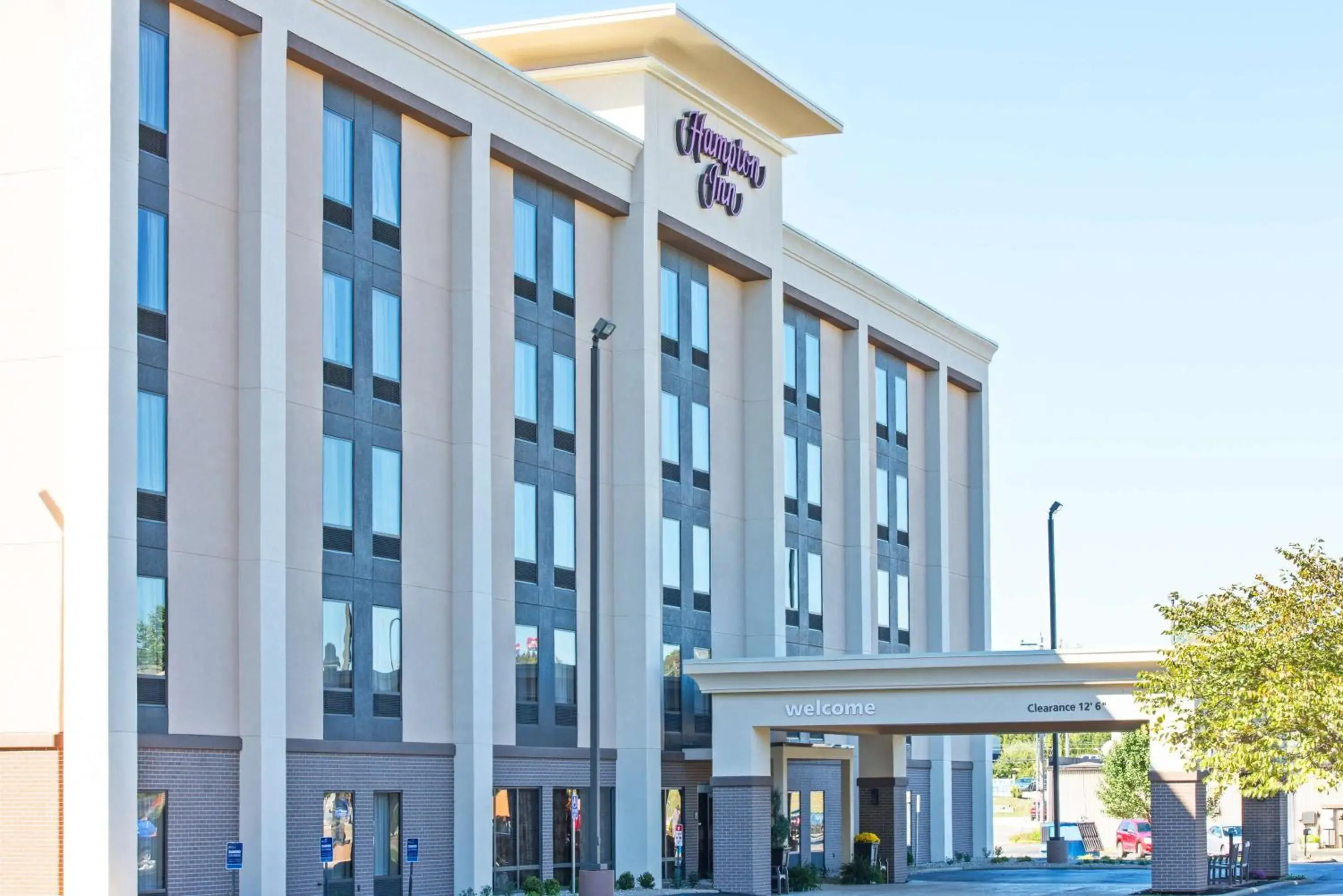 Property building in Hampton Inn Huntington/Barboursville Property building in Hampton Inn Huntington/Barboursville