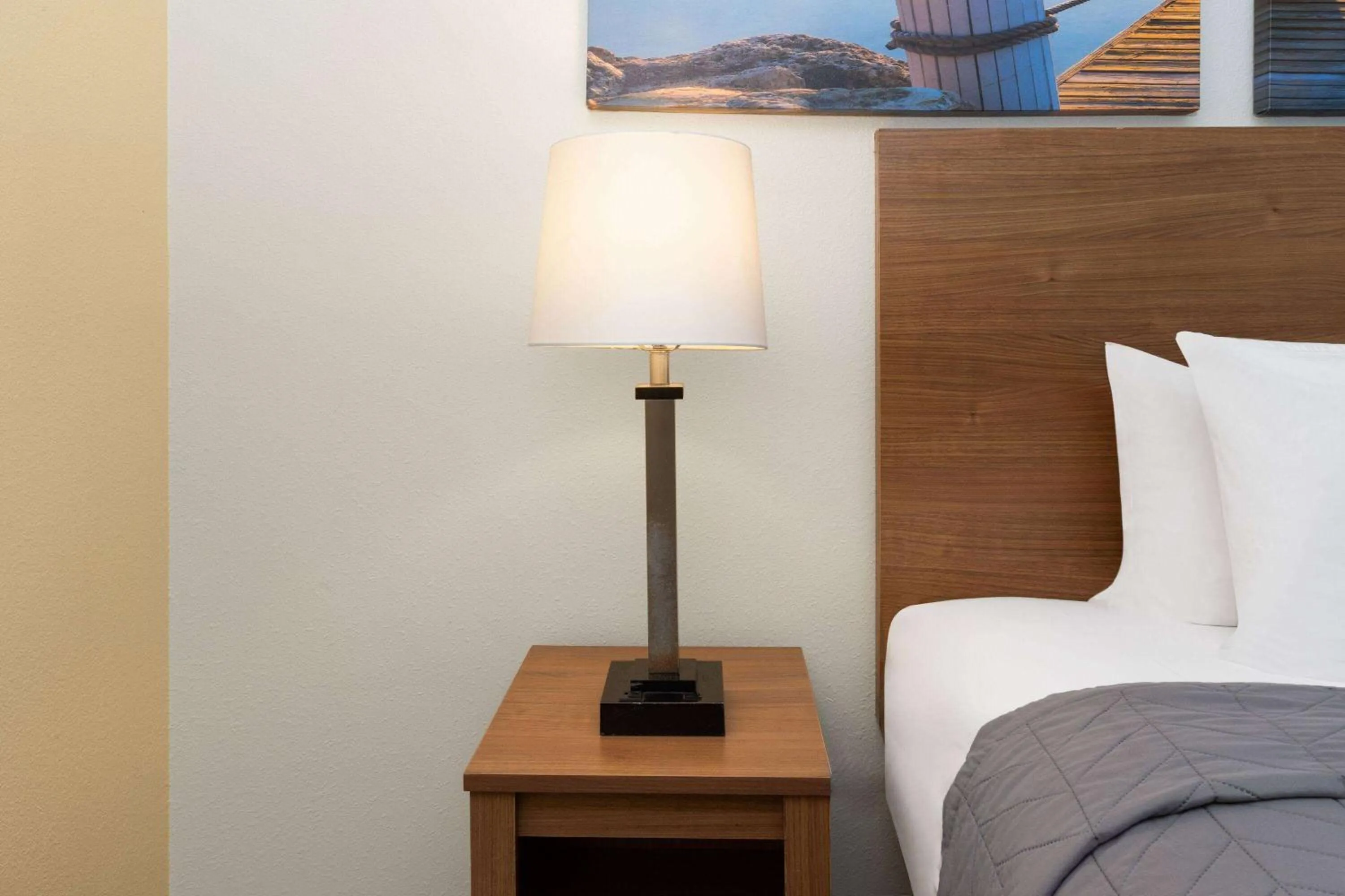 Photo of the whole room, Bed in Days Inn by Wyndham Biloxi Beach