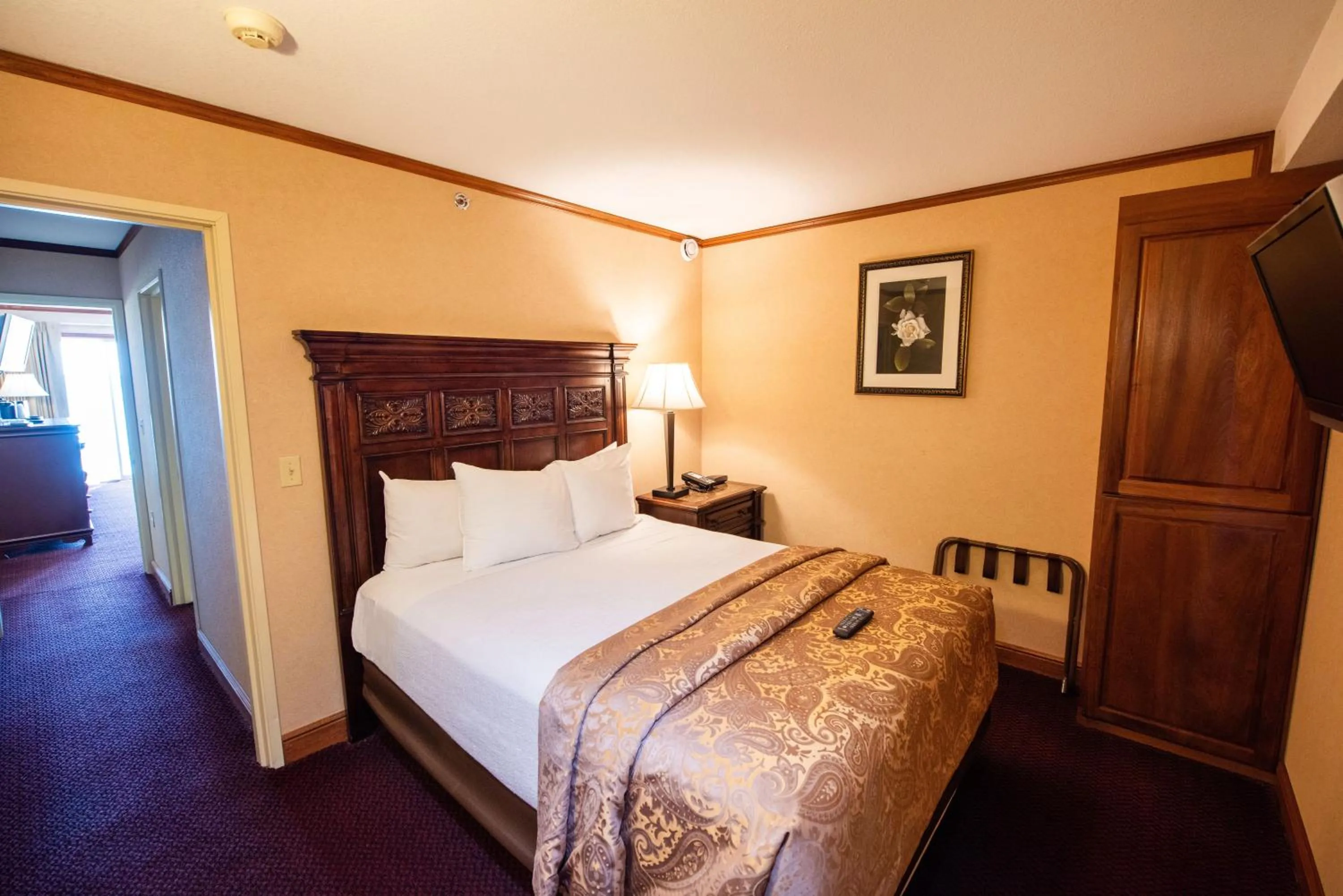 Bedroom, Bed in Hamilton Inn Select Beachfront Mackinaw City