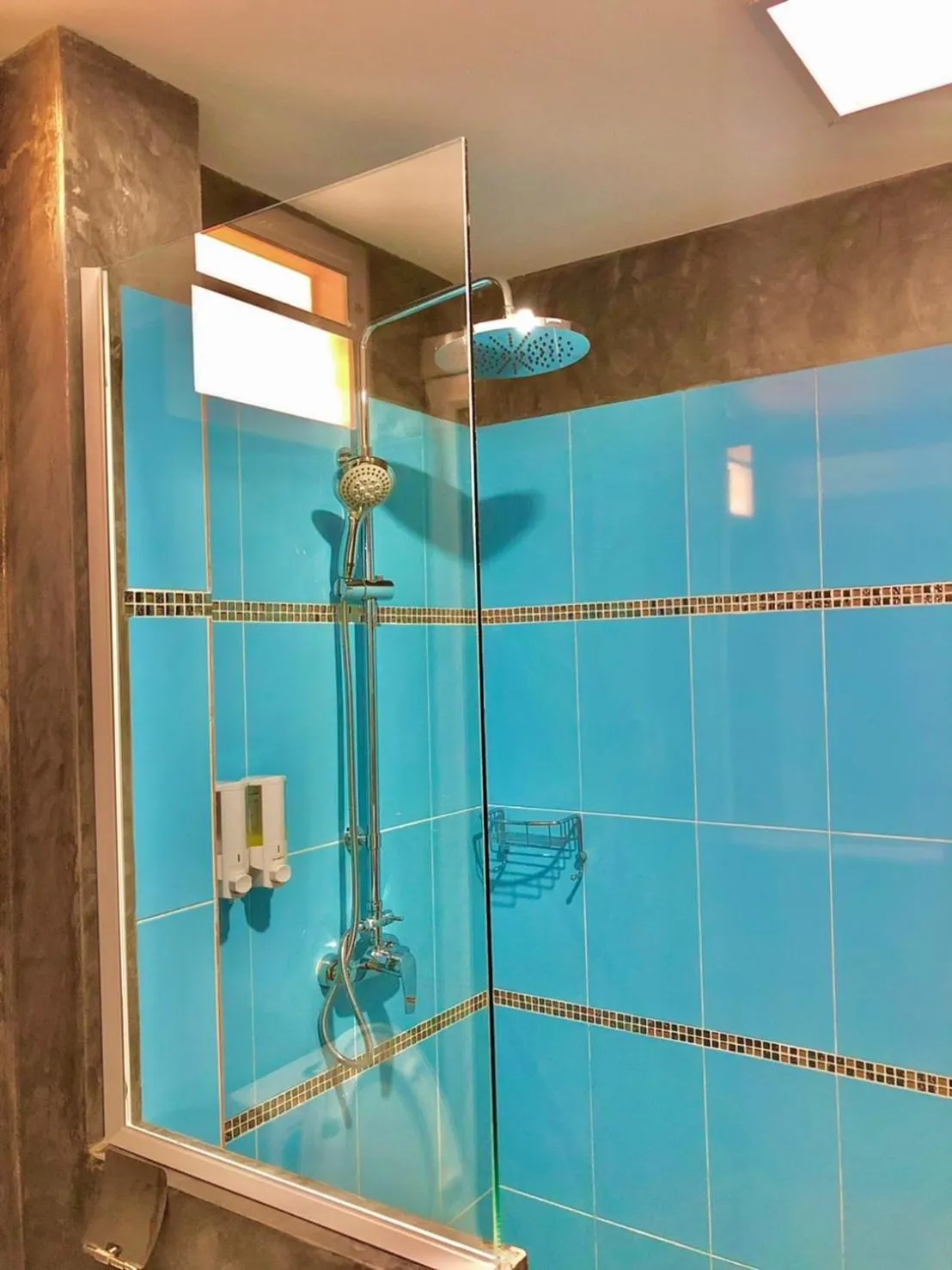 Shower in Pana Long Beach Resort - SHA Plus