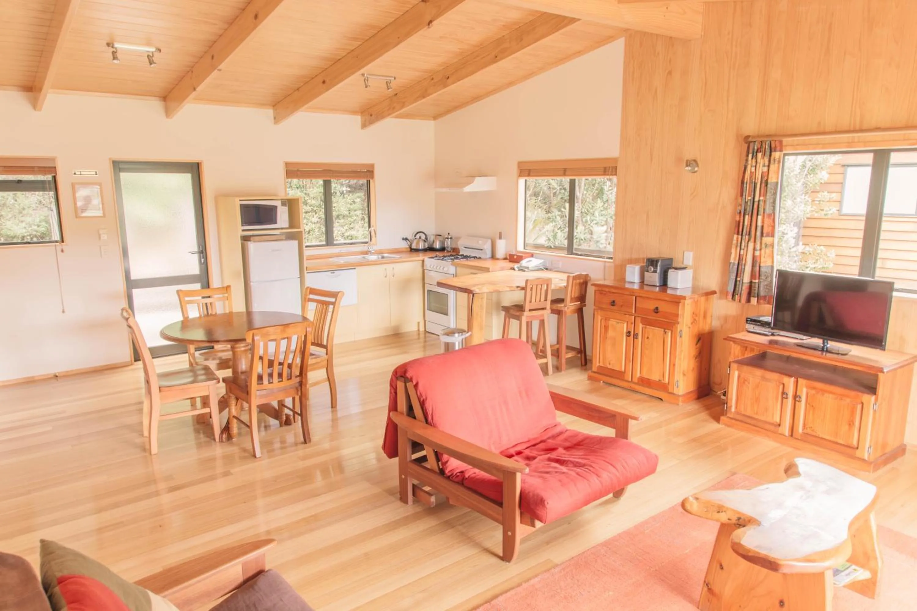 Kitchen or kitchenette in Tangiaro Retreat