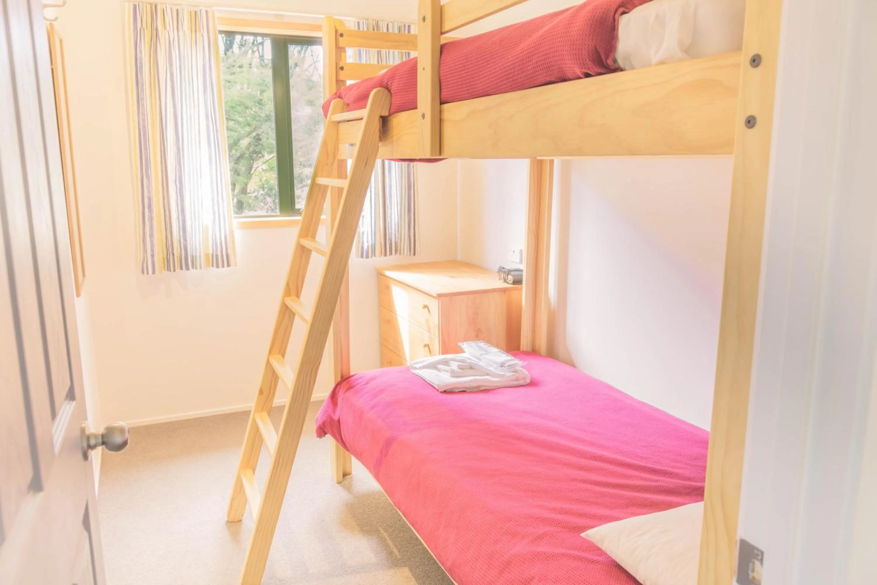 Photo of the whole room in Tangiaro Retreat