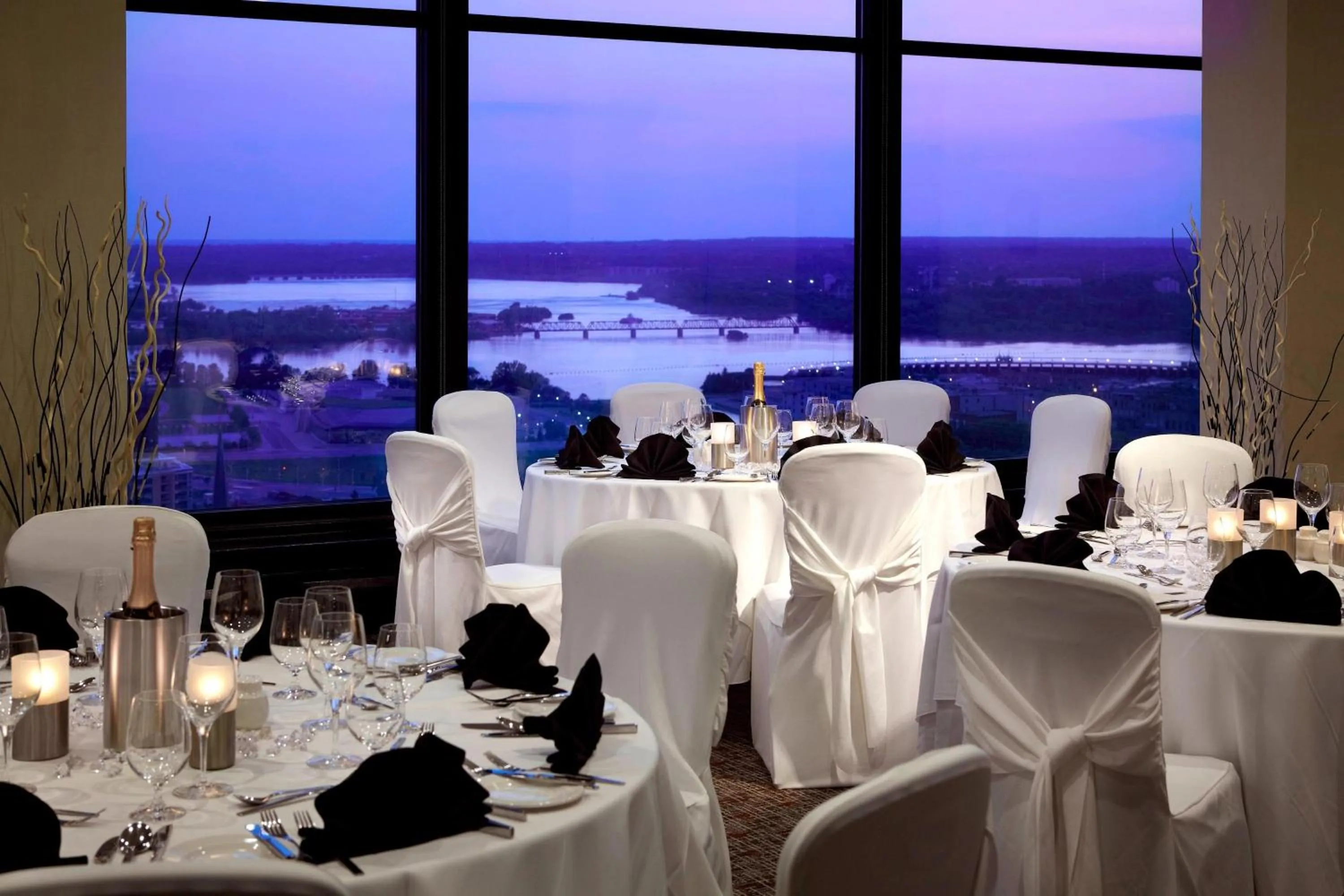 Lobby or reception in Delta Hotels by Marriott Ottawa City Centre