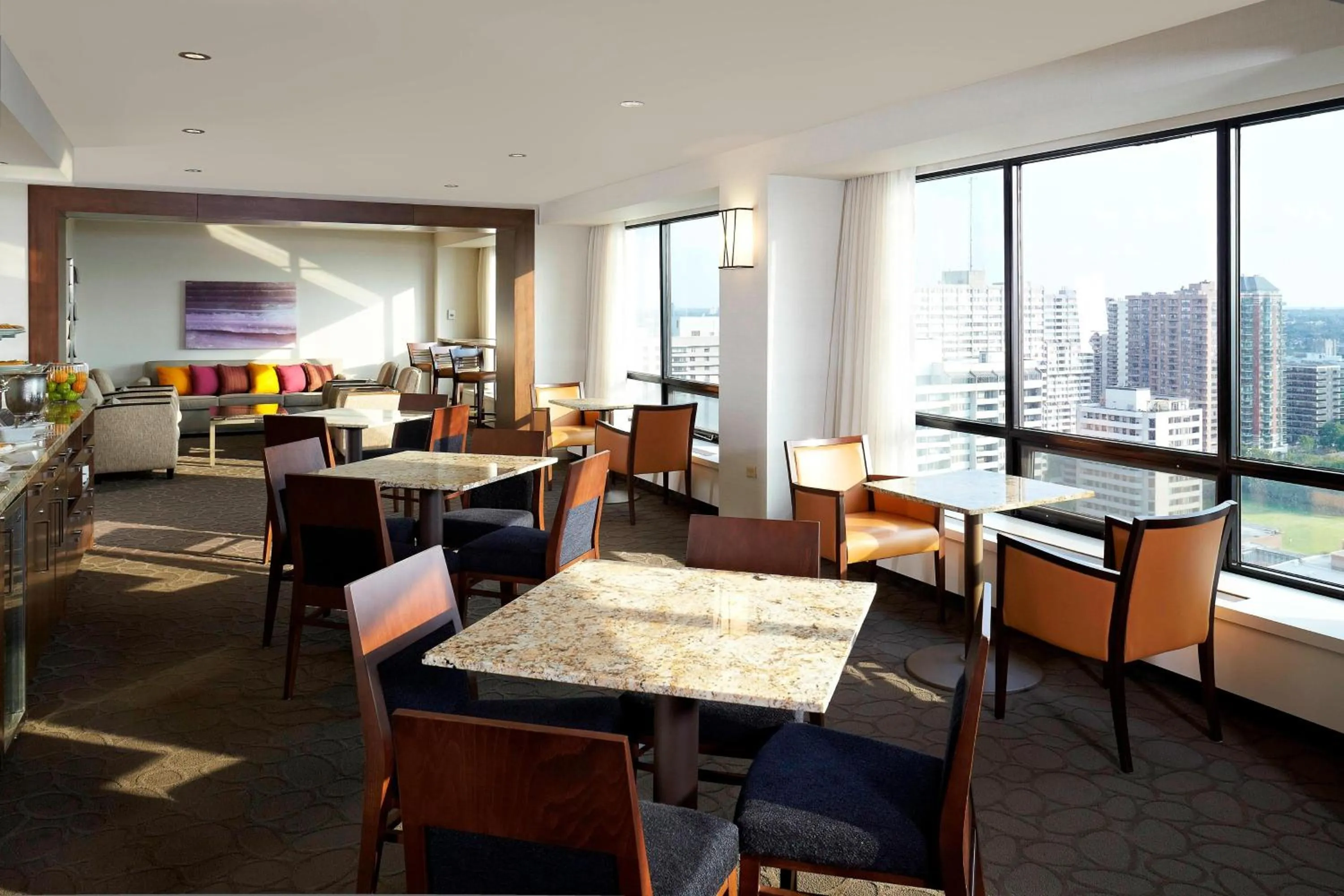 Lounge or bar in Delta Hotels by Marriott Ottawa City Centre