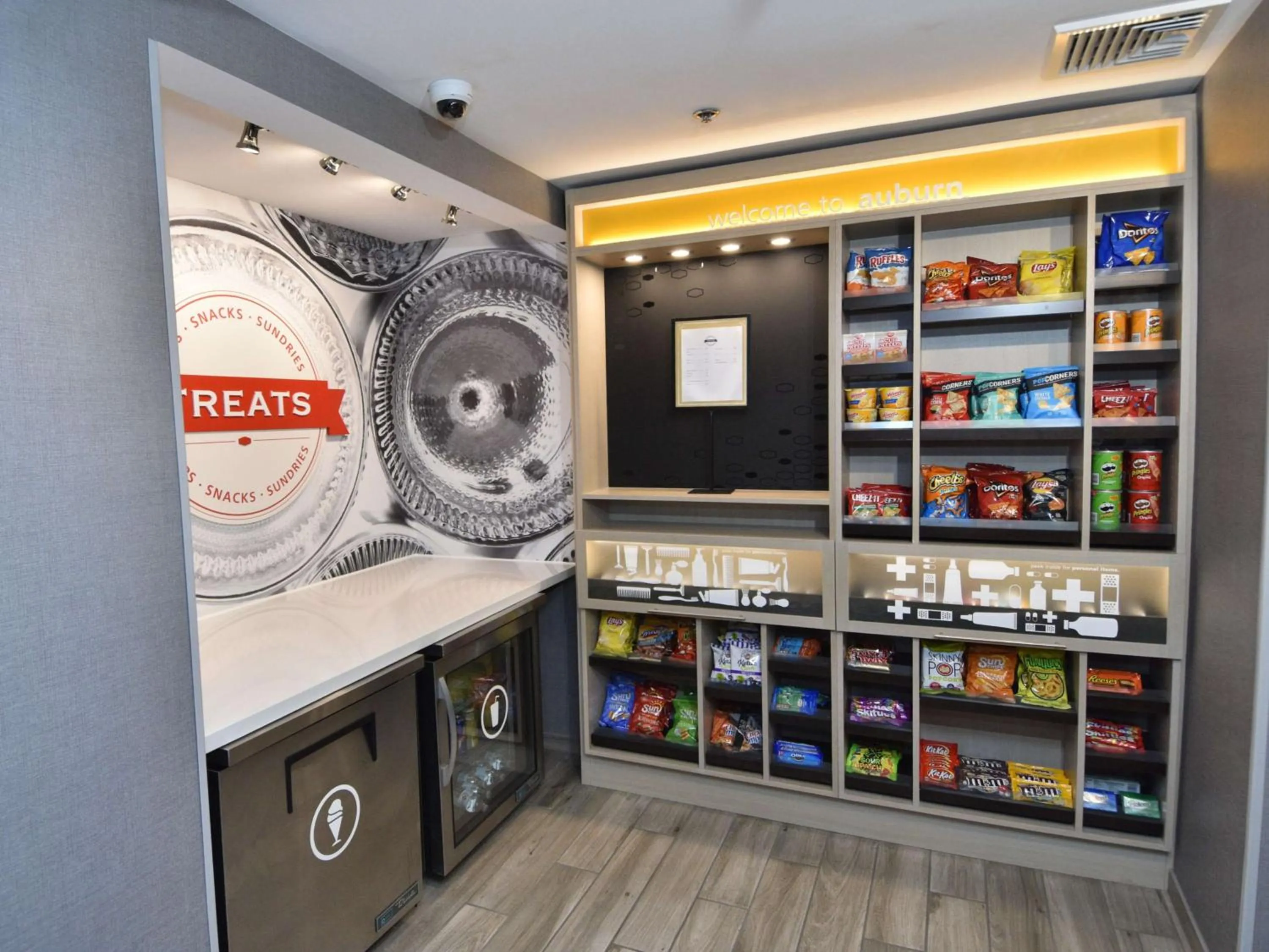 Restaurant/places to eat in Hampton Inn Auburn