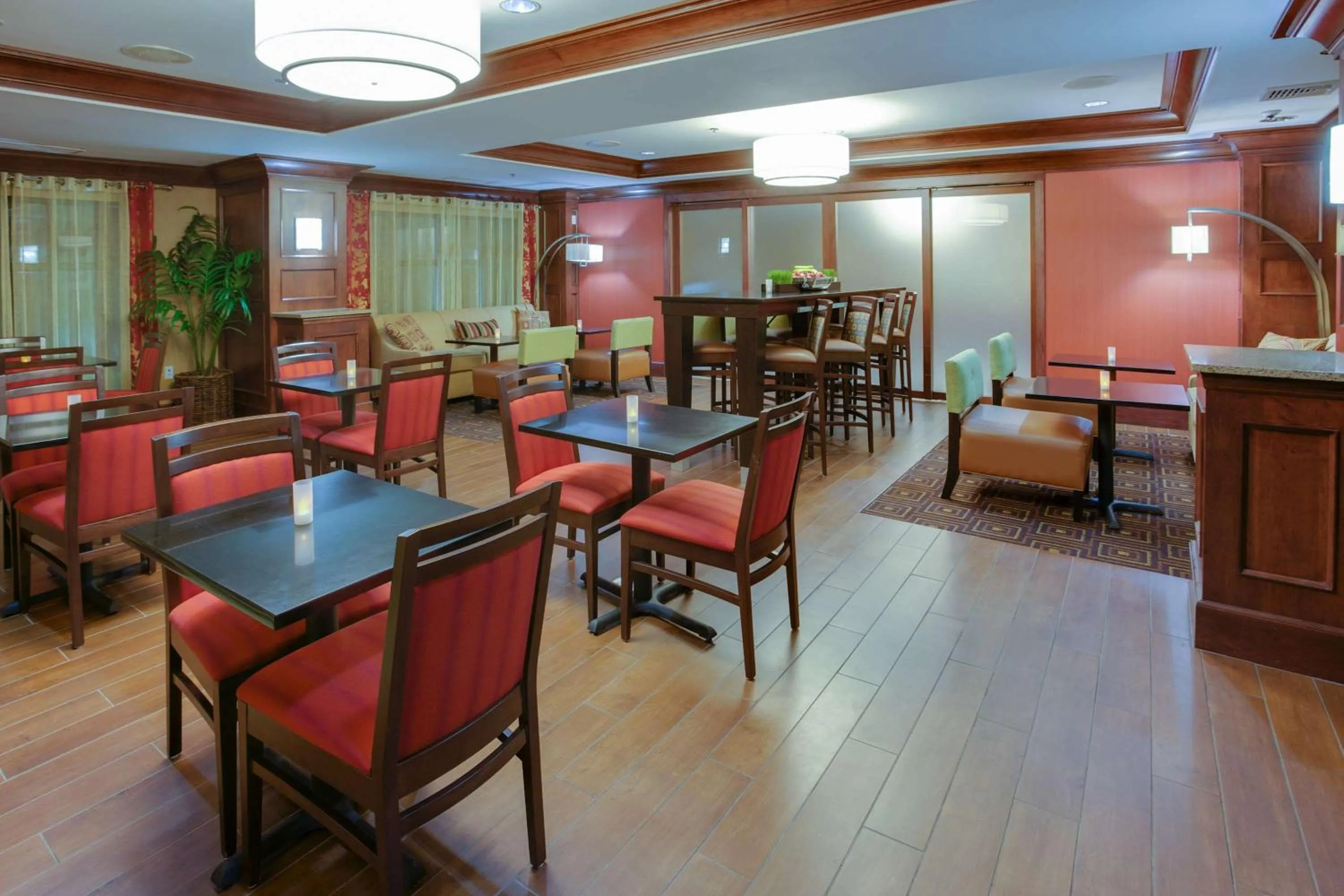 Restaurant/places to eat in Hampton Inn Auburn