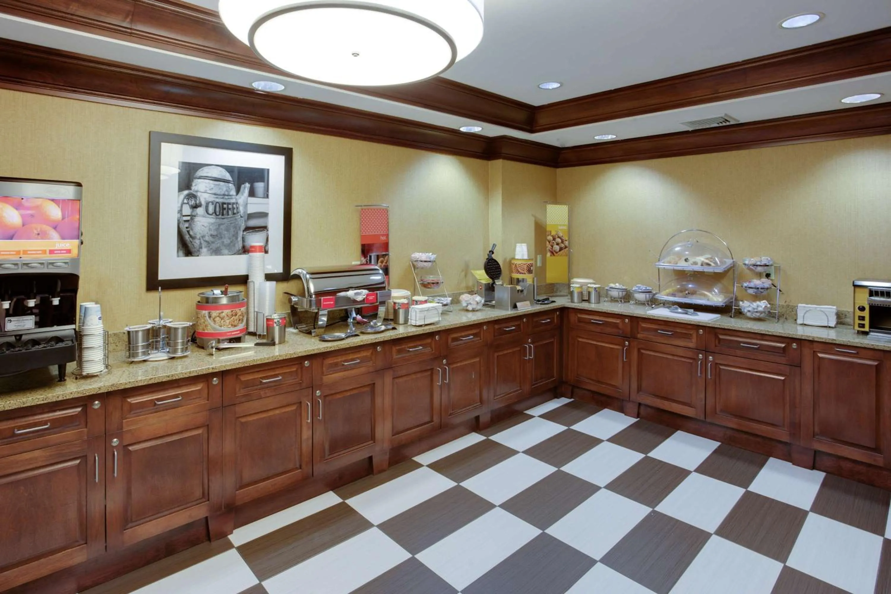 Restaurant/places to eat in Hampton Inn Auburn