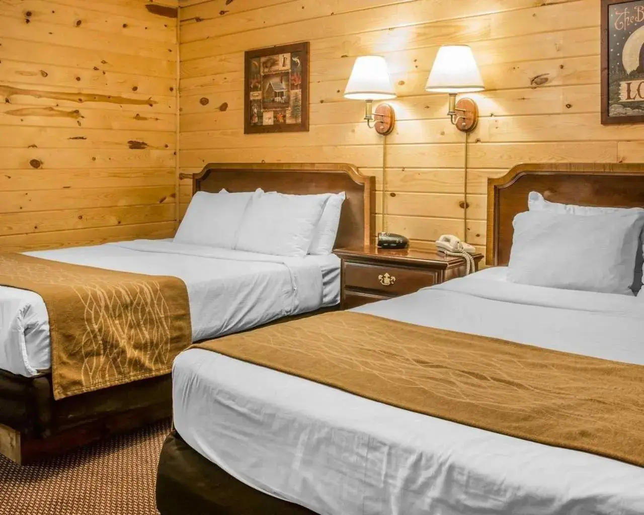 Superior Queen Room in Cabins of Mackinac & Lodge Superior Queen Room in Cabins of Mackinac & Lodge