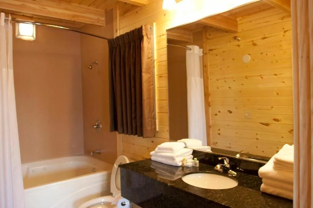 Bathroom in Cabins of Mackinac & Lodge