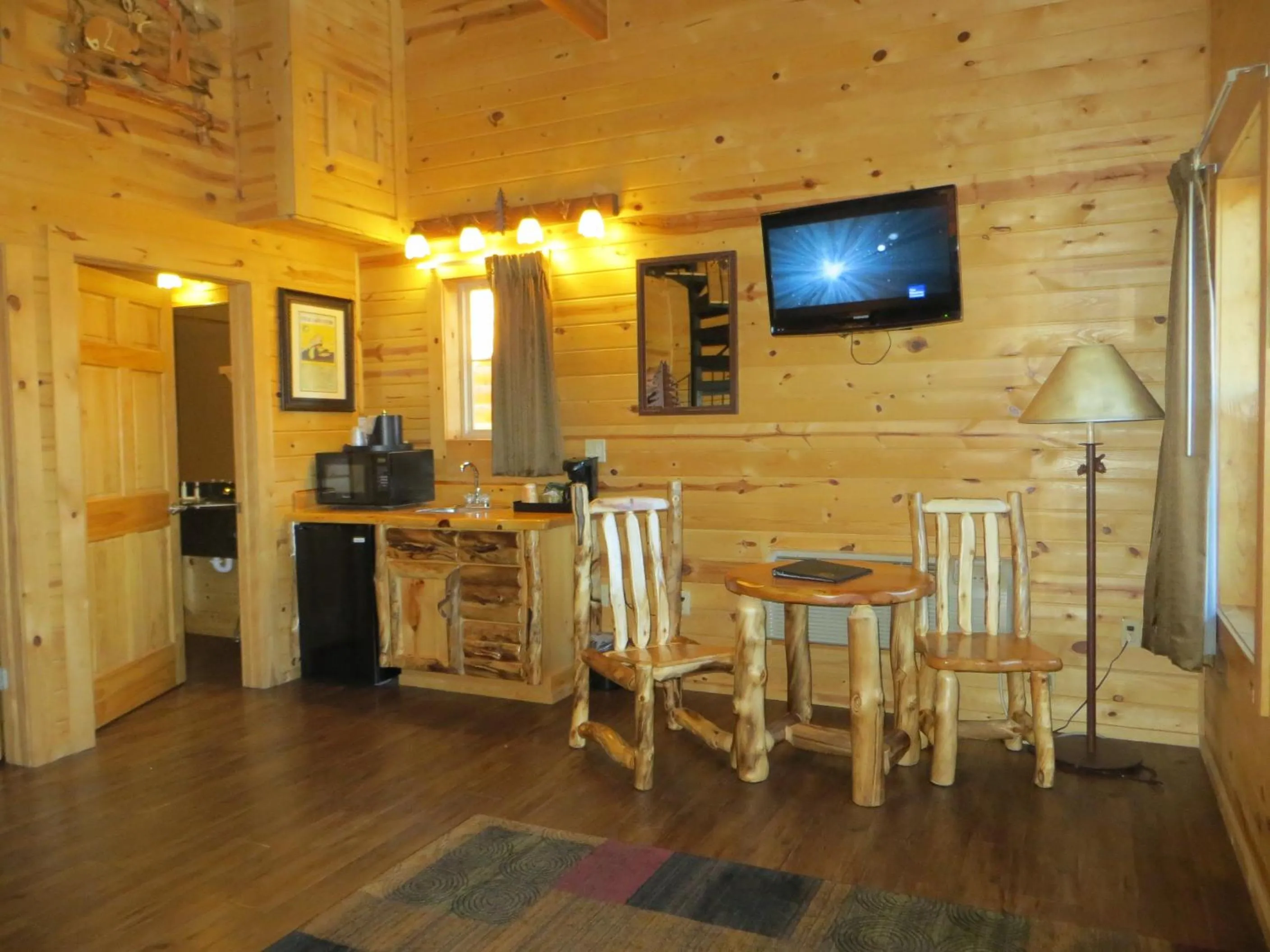 Dining area in Cabins of Mackinac & Lodge