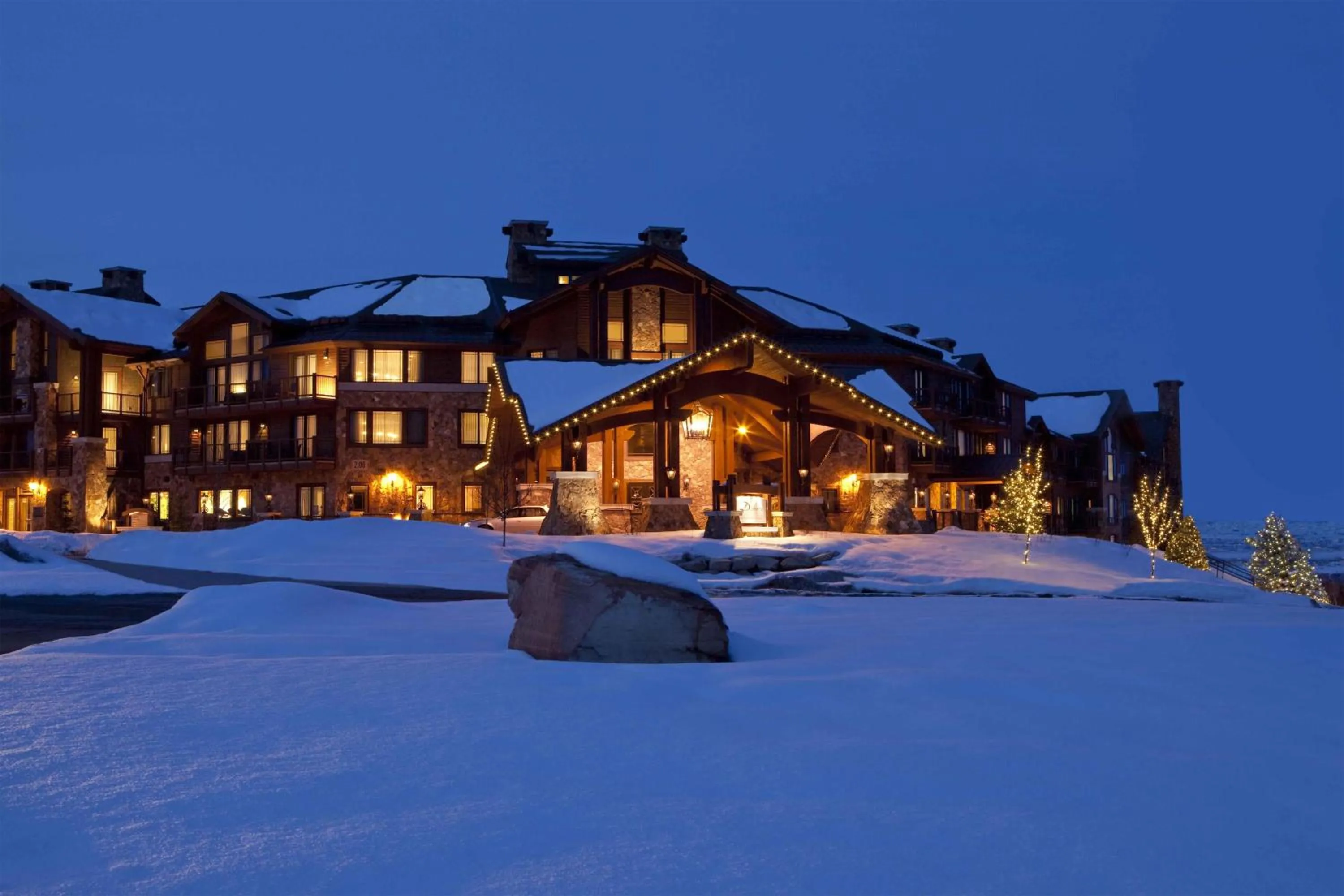 Property building in Waldorf Astoria Park City