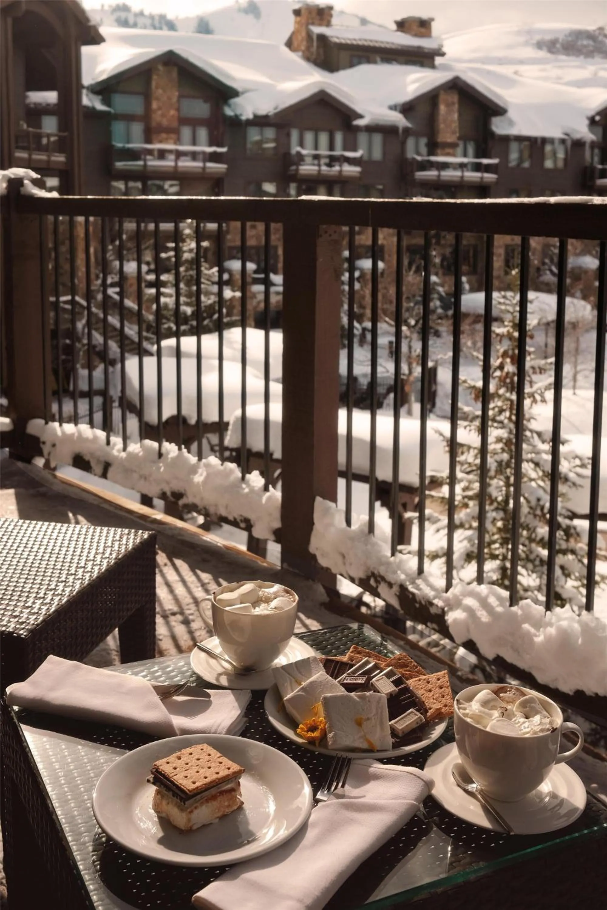 Dining area in Waldorf Astoria Park City