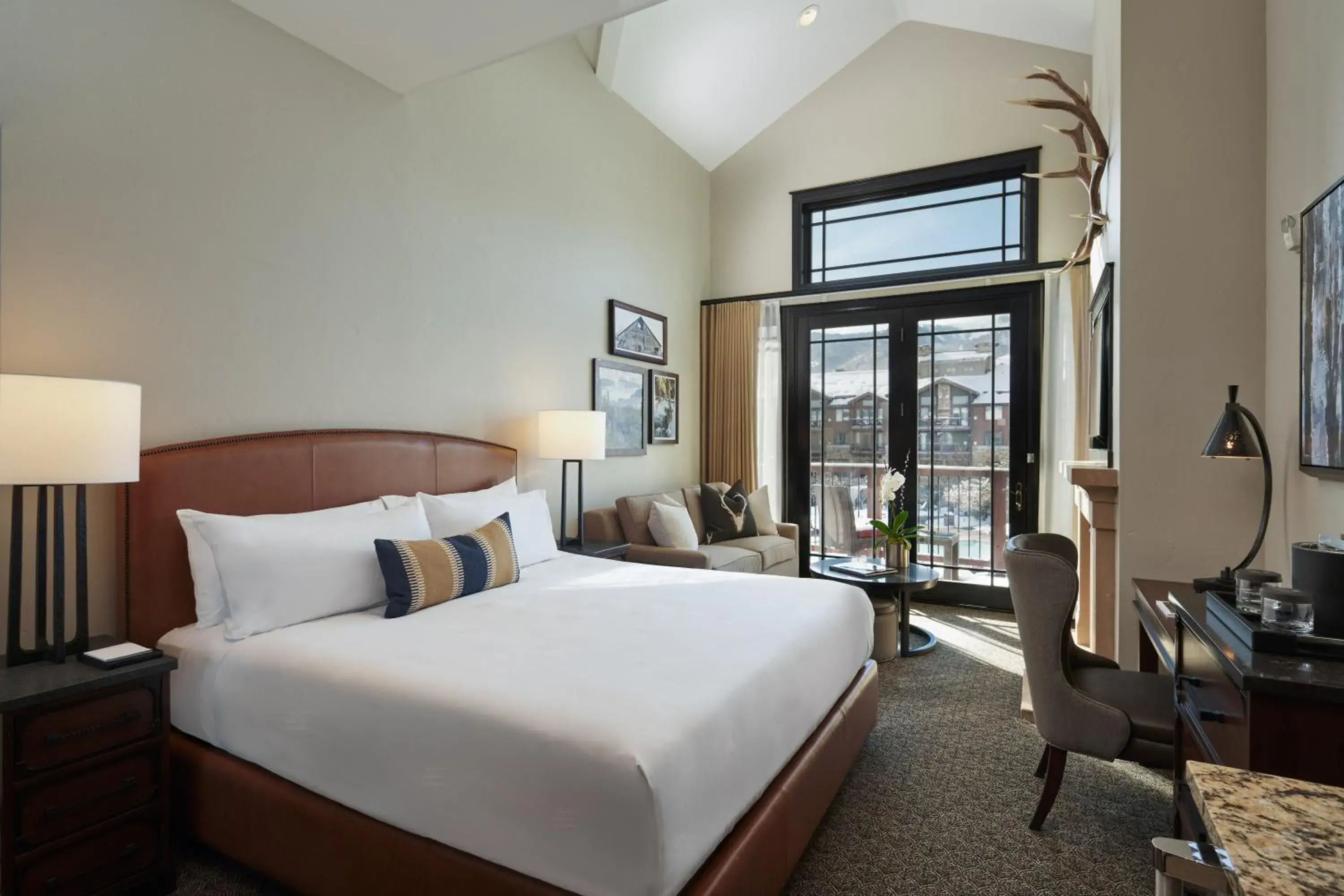 Bed in Waldorf Astoria Park City Bed in Waldorf Astoria Park City