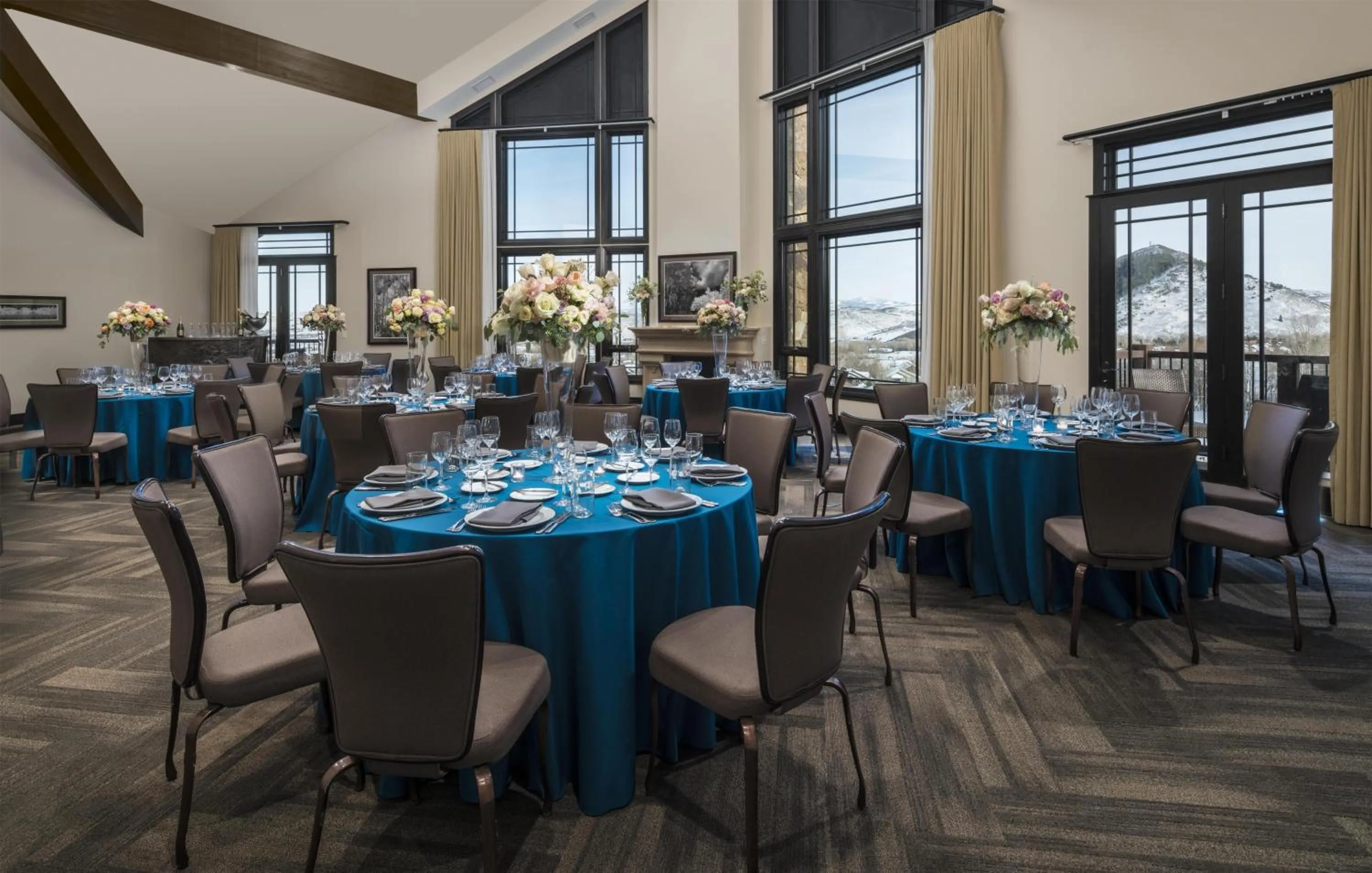 Living room in Waldorf Astoria Park City