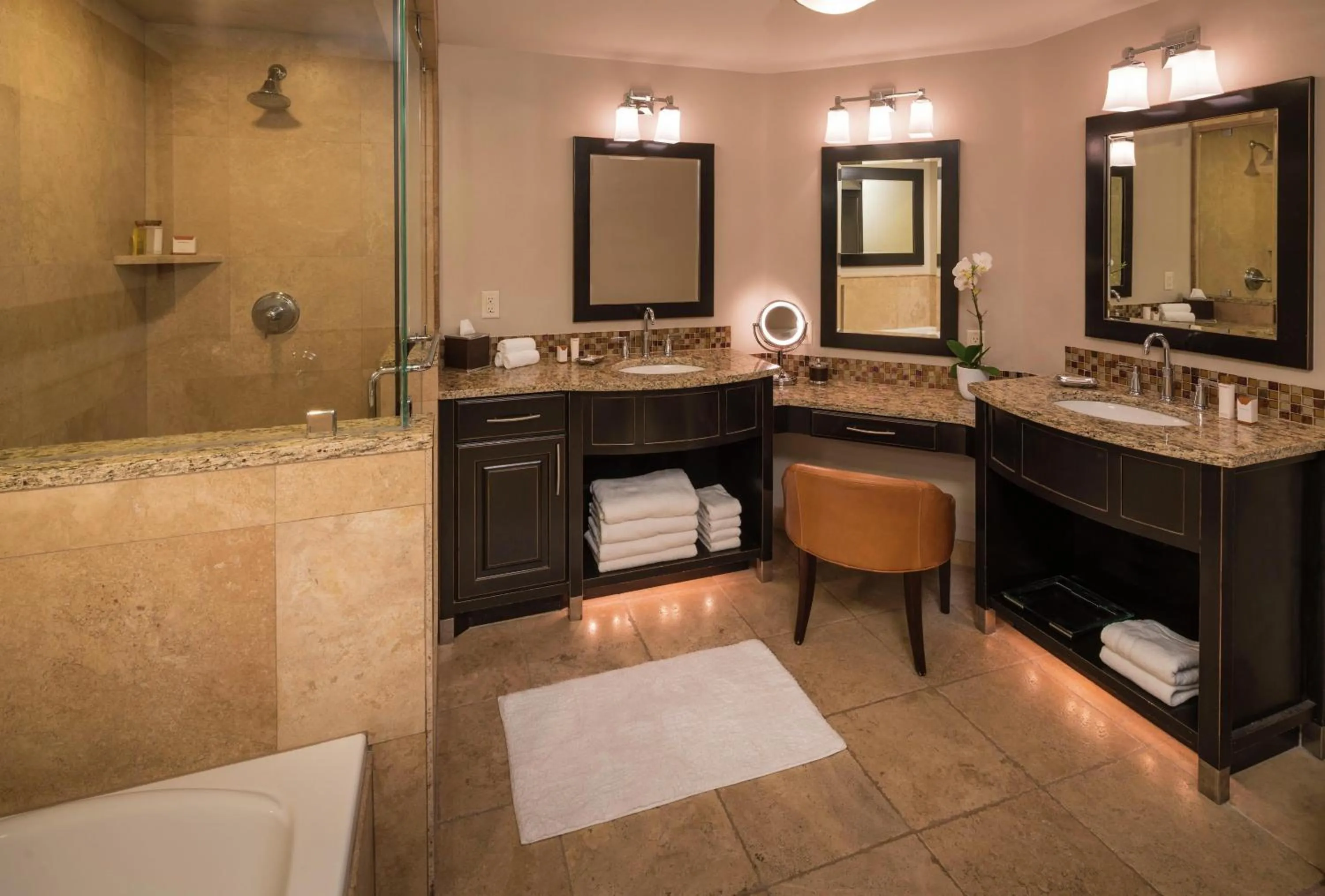 Bathroom in Waldorf Astoria Park City