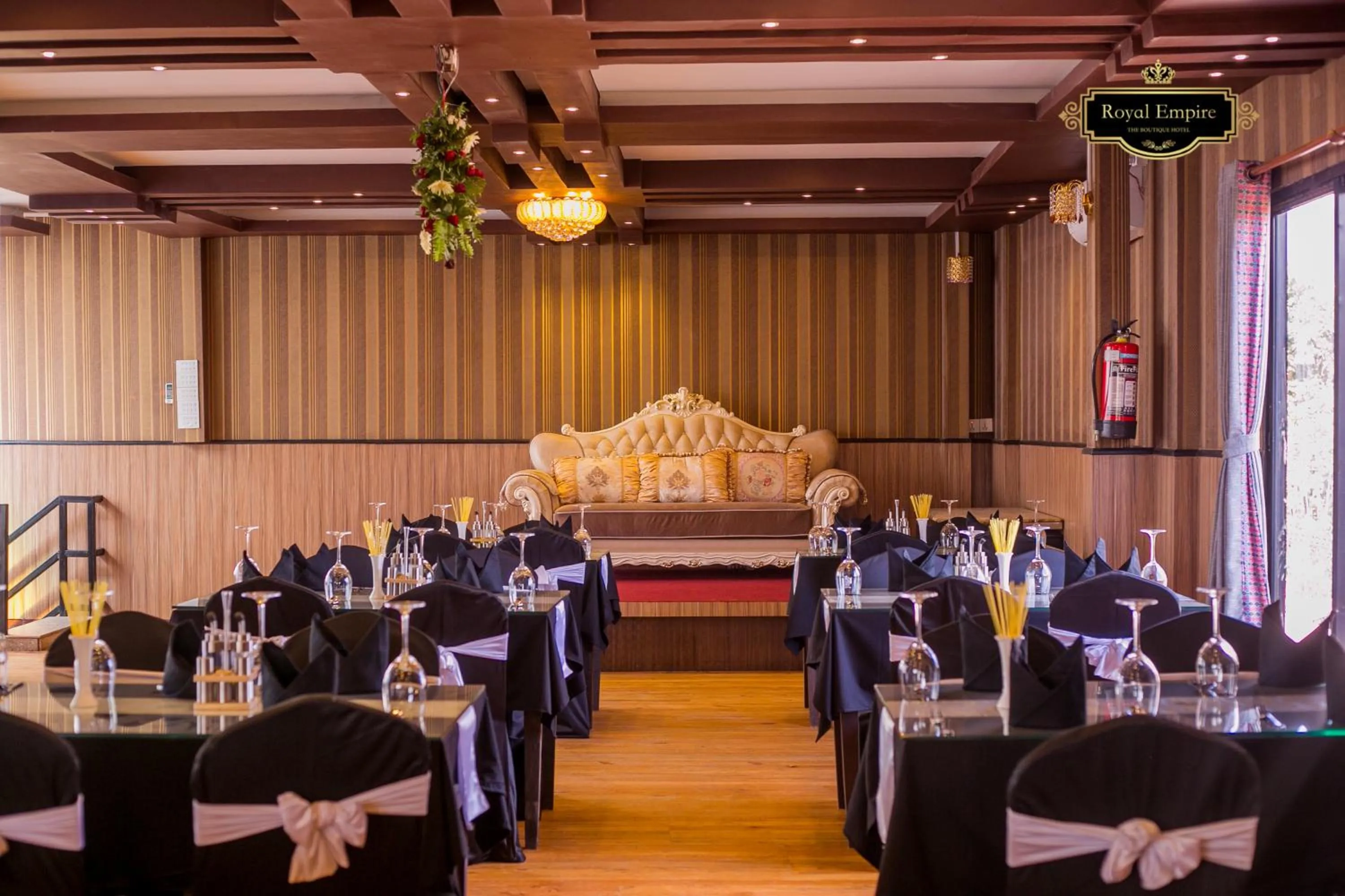 Restaurant/places to eat in Royal Empire Boutique Hotel