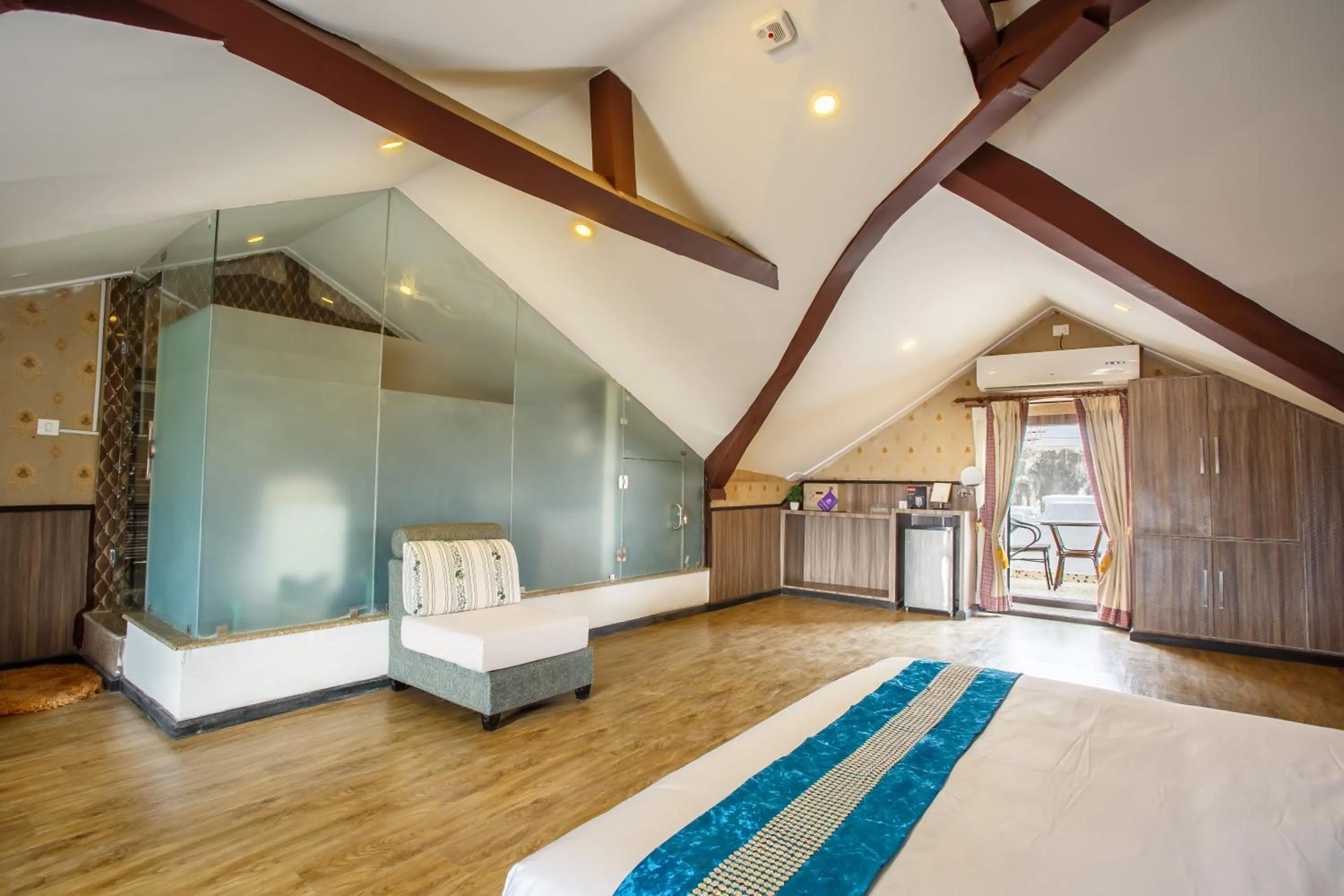 Balcony/Terrace, Bed in Royal Empire Boutique Hotel