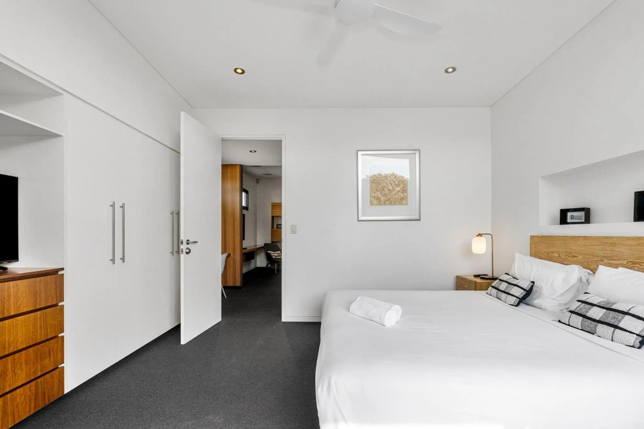 Photo of the whole room, Bed in Byron Lux Beach Houses