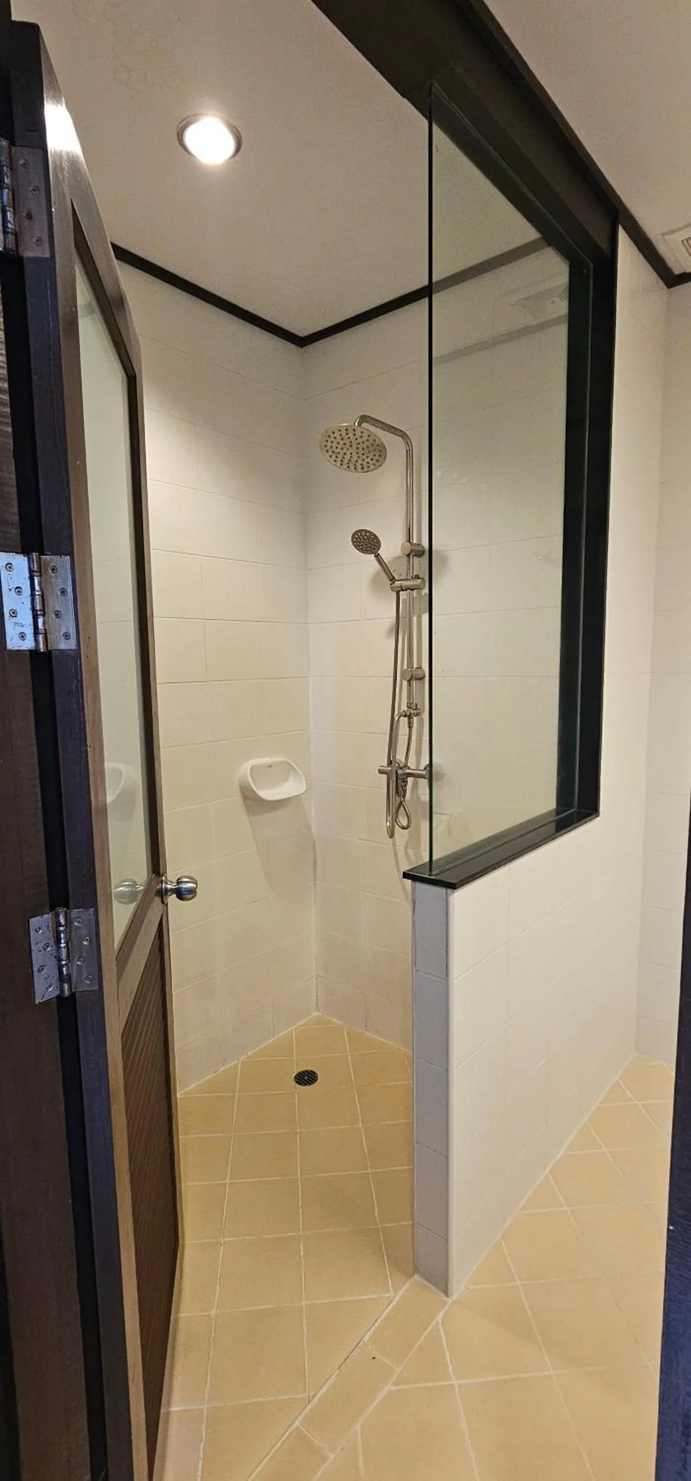 Shower in Thai House Beach Resort