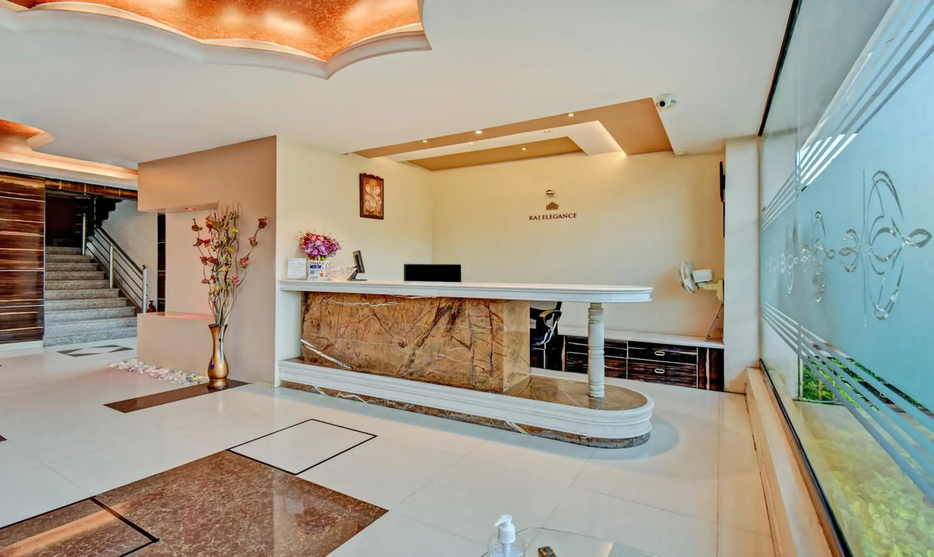 Lobby or reception in Treebo Raj Elegance Manyata Tech Park Lobby or reception in Treebo Raj Elegance Manyata Tech Park