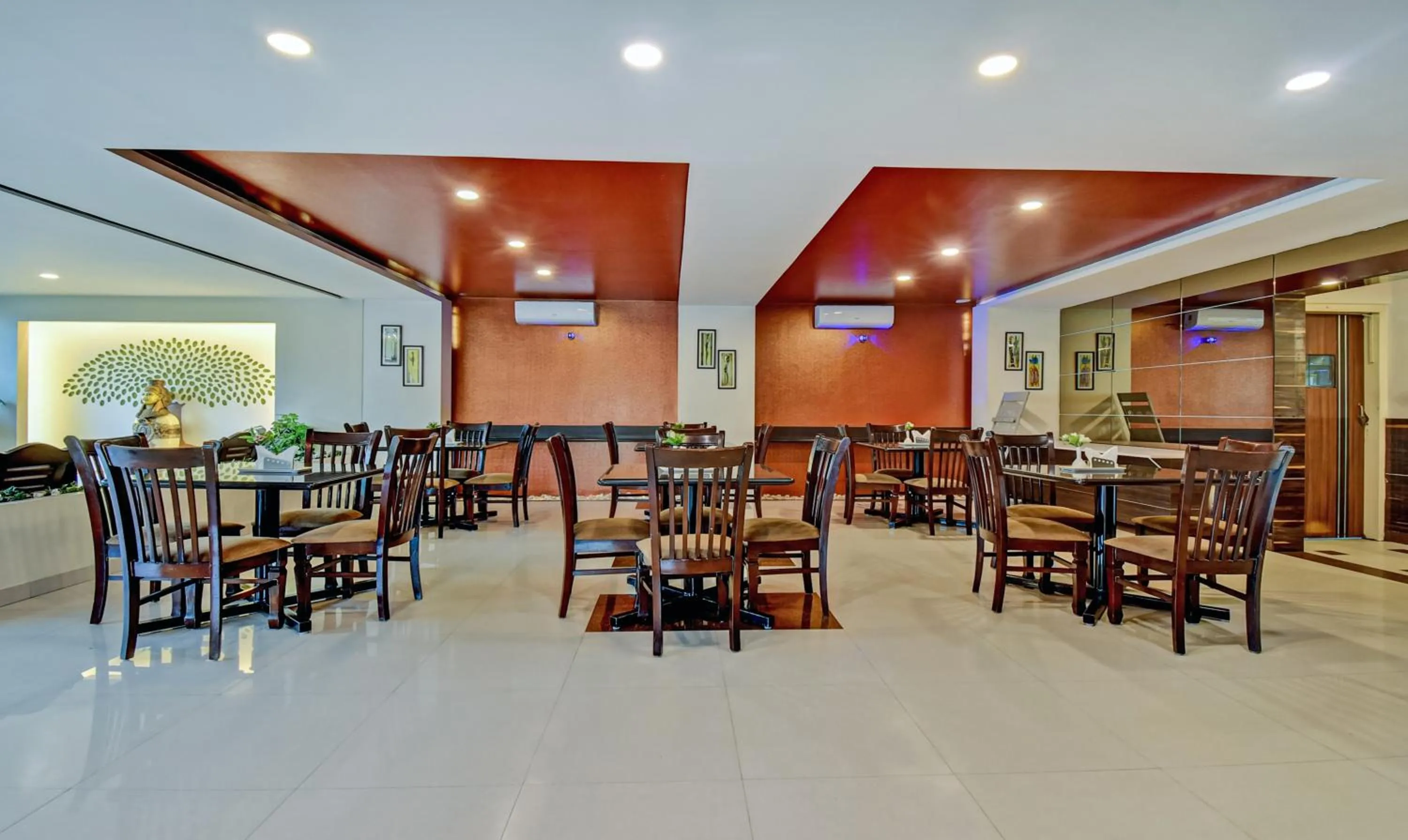 Restaurant/places to eat in Treebo Raj Elegance Manyata Tech Park