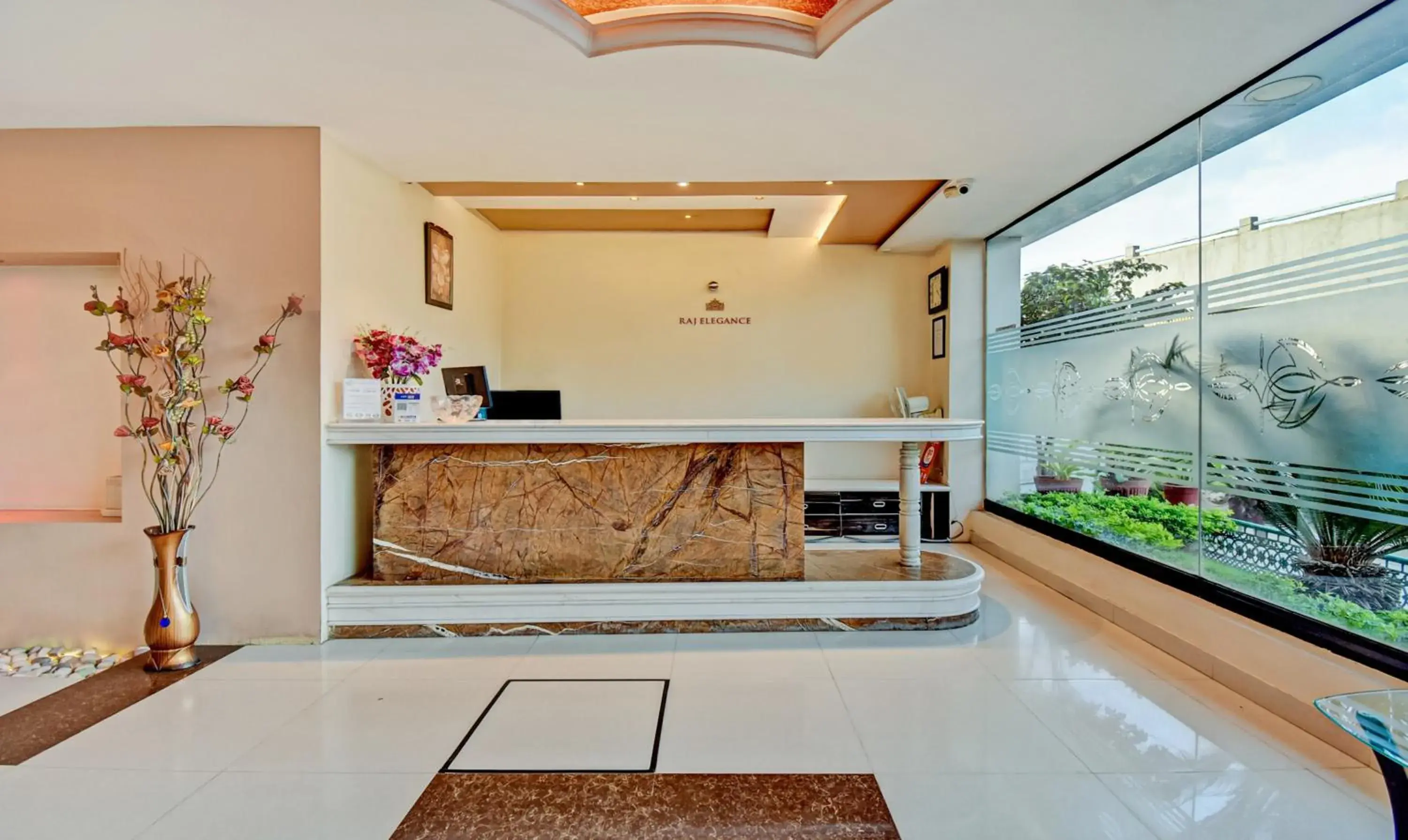 Lobby or reception in Treebo Raj Elegance Manyata Tech Park Lobby or reception in Treebo Raj Elegance Manyata Tech Park