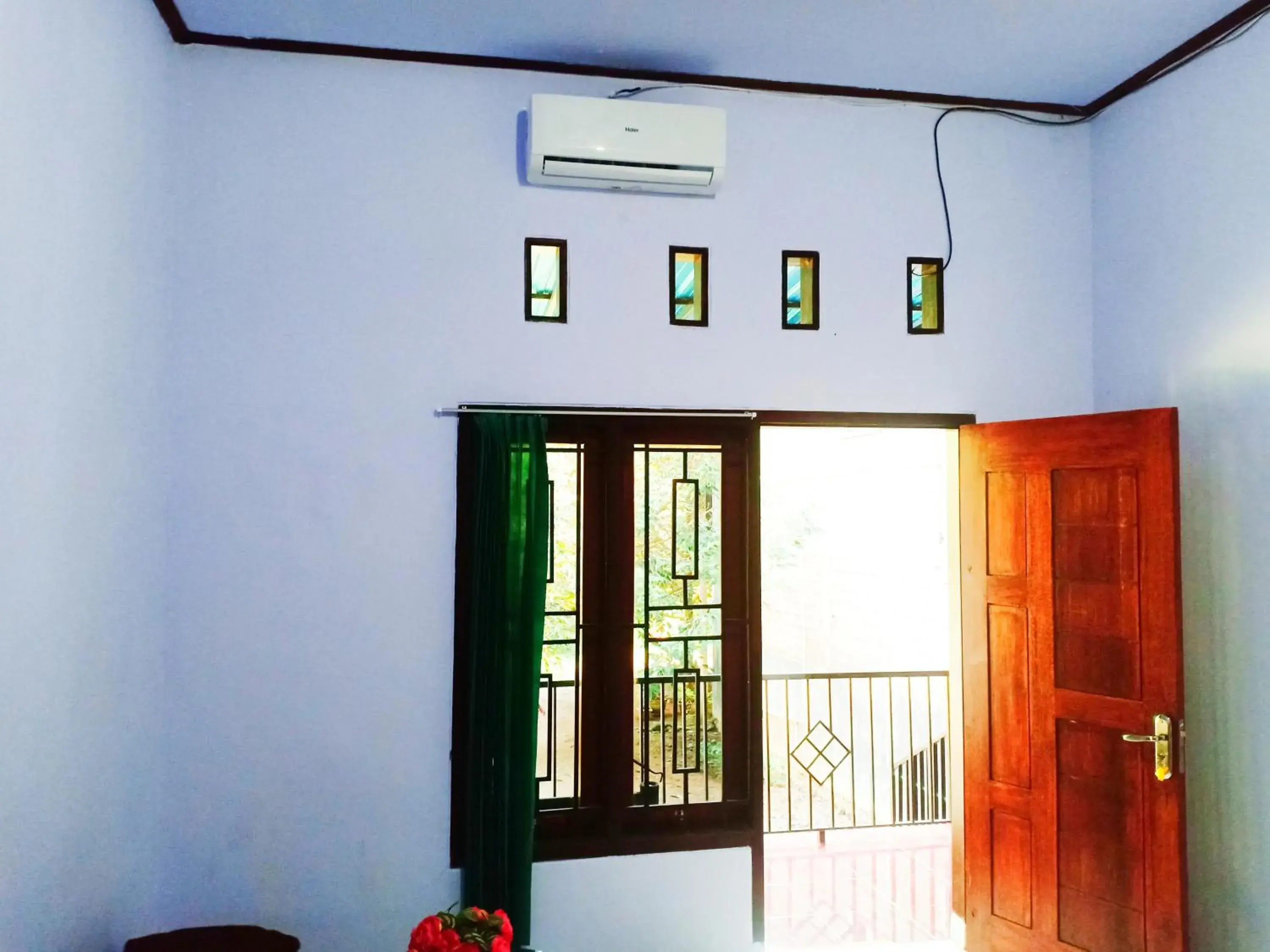 Double Room in Sritanjung Homestay Double Room in Sritanjung Homestay