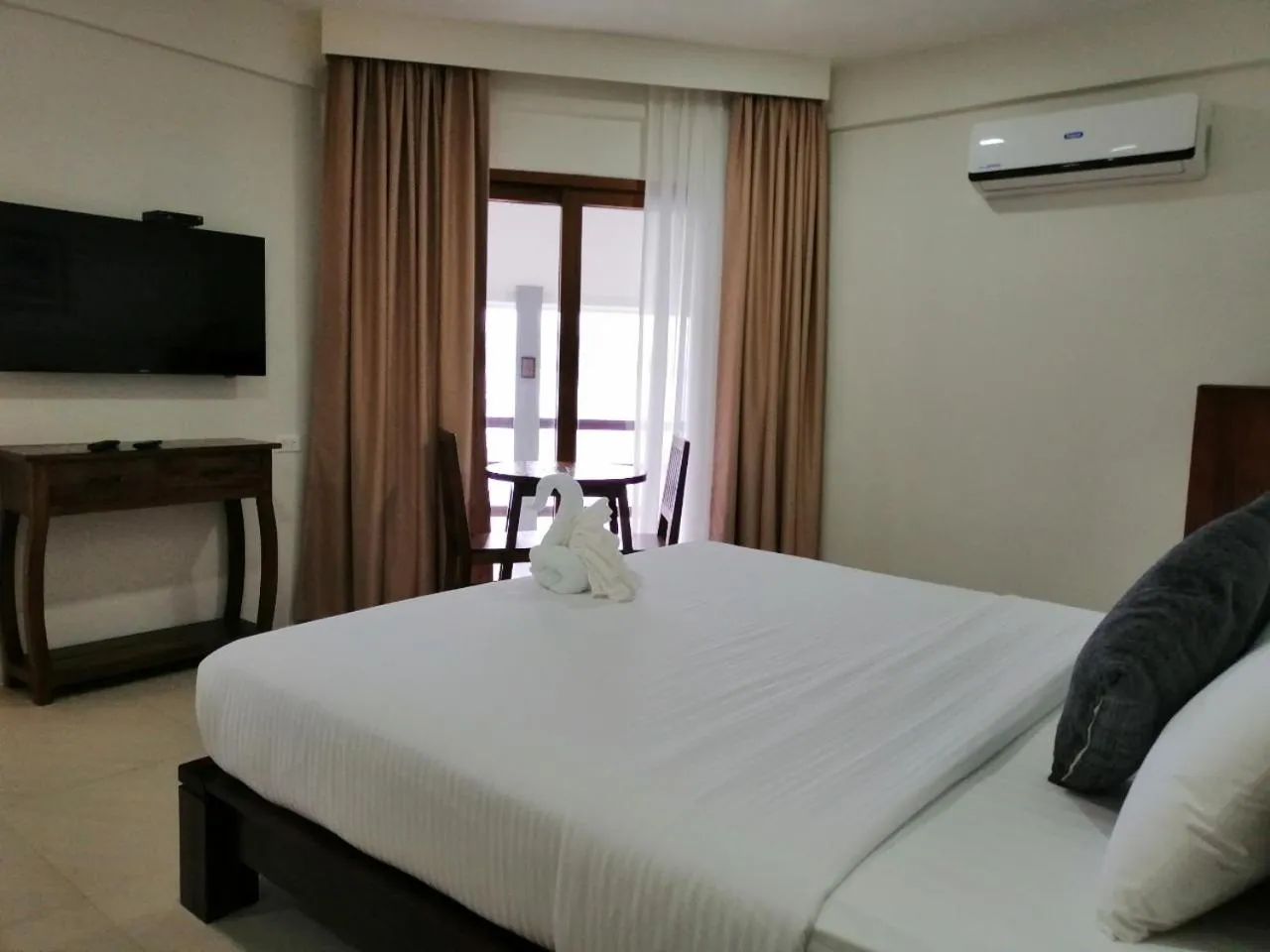 Bed in Nirvana Resort Puerto Galera