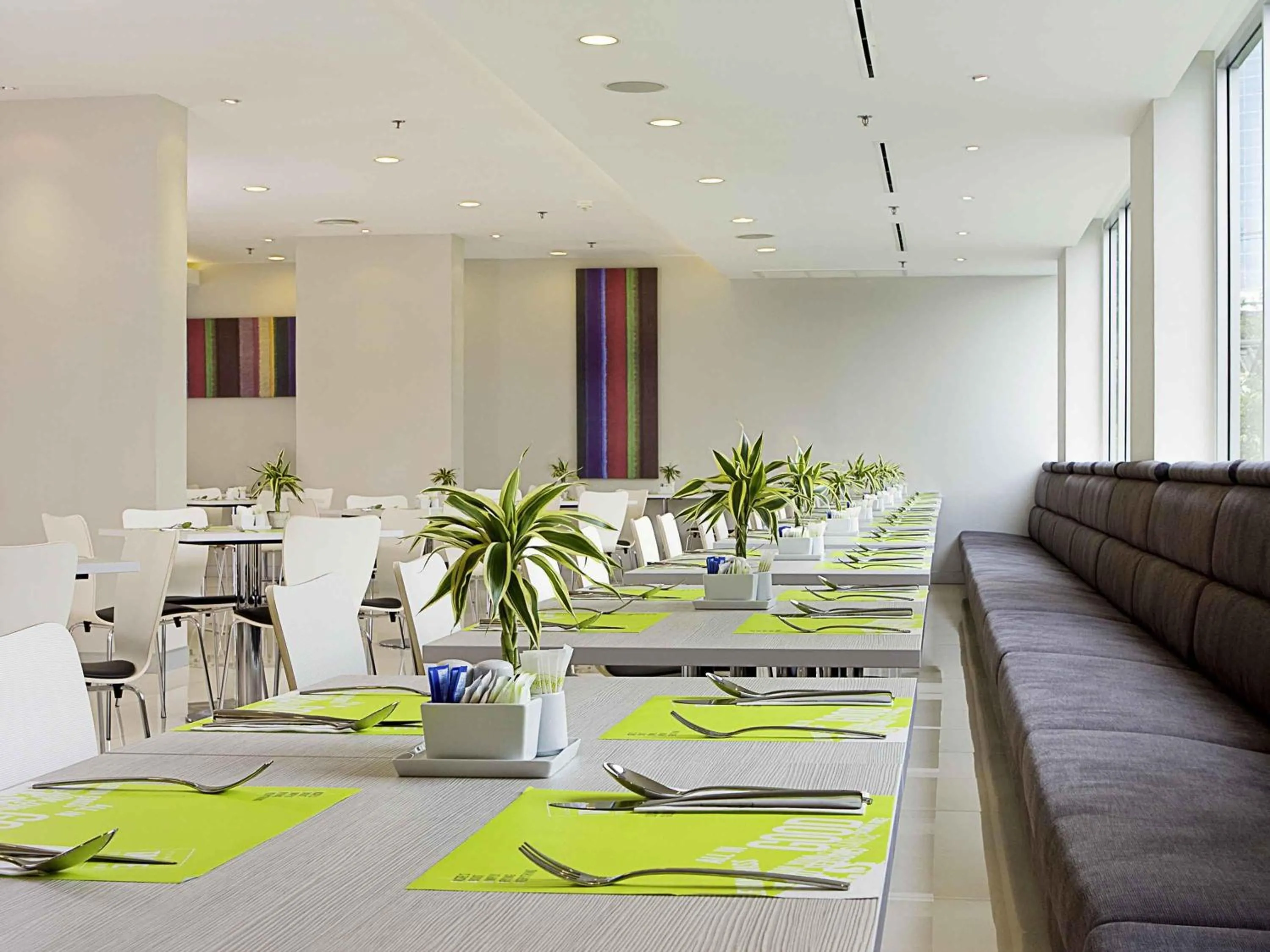 Restaurant/places to eat in ibis Bangkok Sathorn