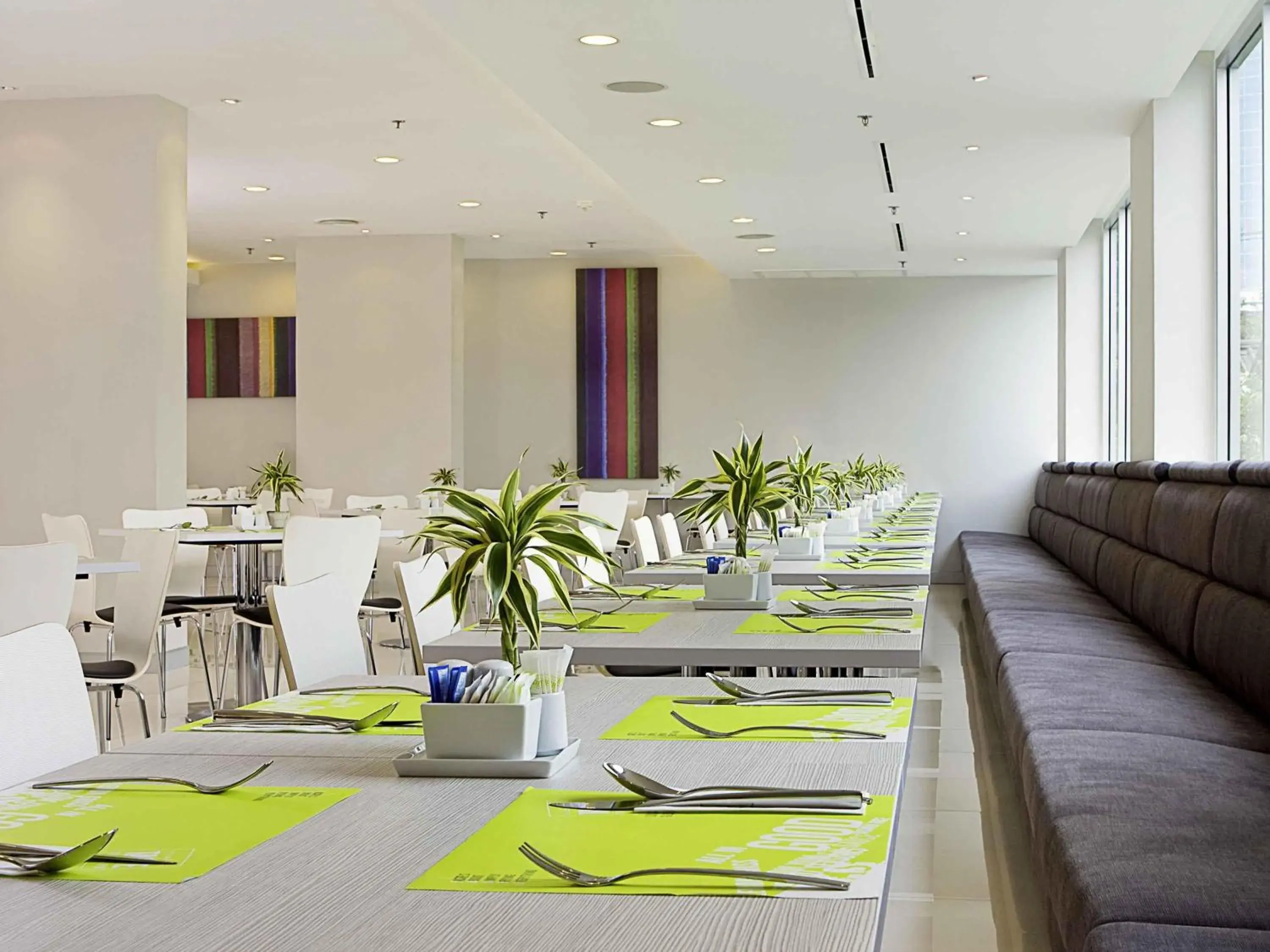 Restaurant/places to eat in ibis Bangkok Sathorn Restaurant/places to eat in ibis Bangkok Sathorn