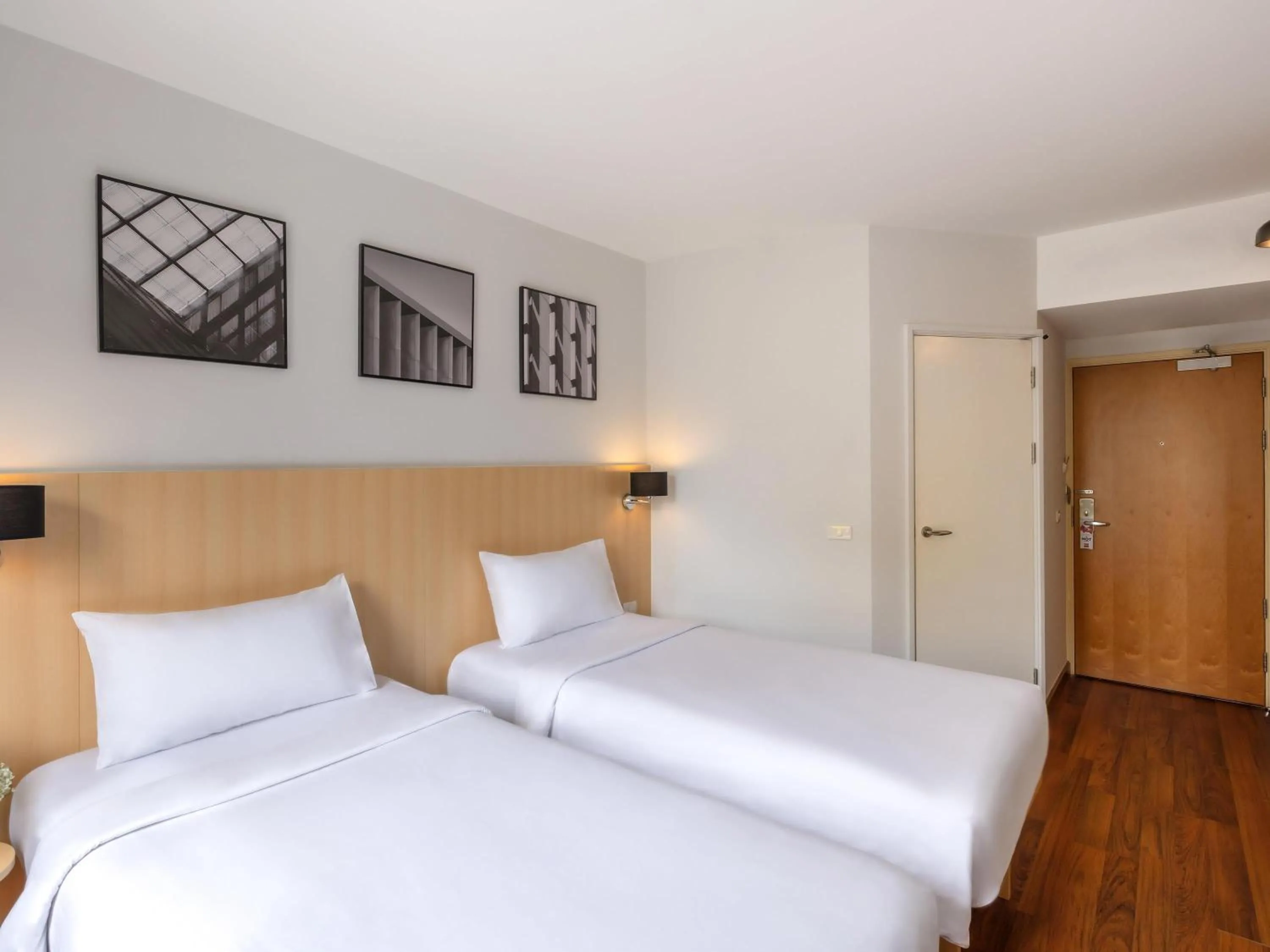 Bedroom, Bed in ibis Bangkok Sathorn