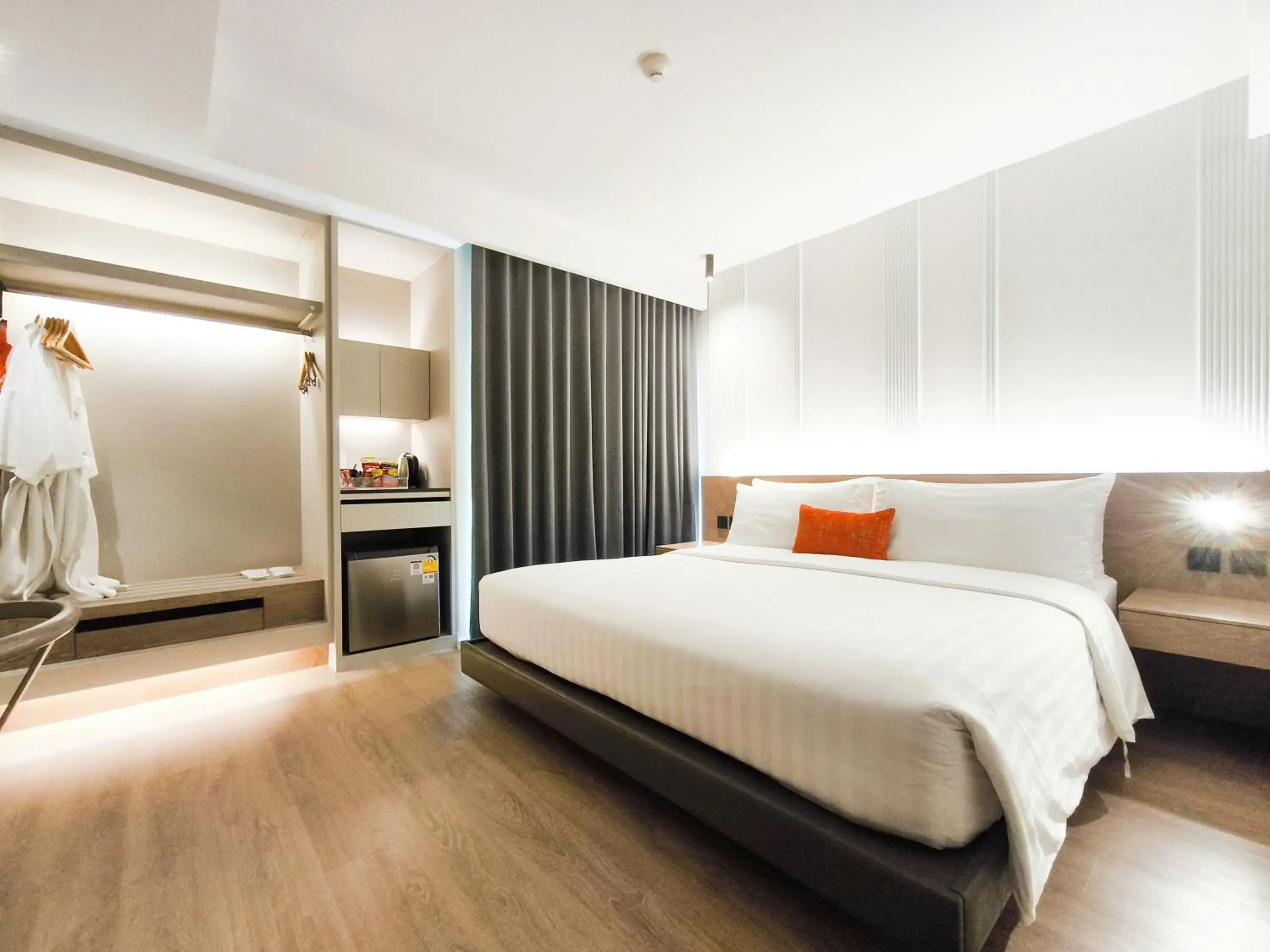 Bed in Citrus Sukhumvit 13 Nana Bangkok by Compass Hospitality - Newly Renovated Bed in Citrus Sukhumvit 13 Nana Bangkok by Compass Hospitality - Newly Renovated