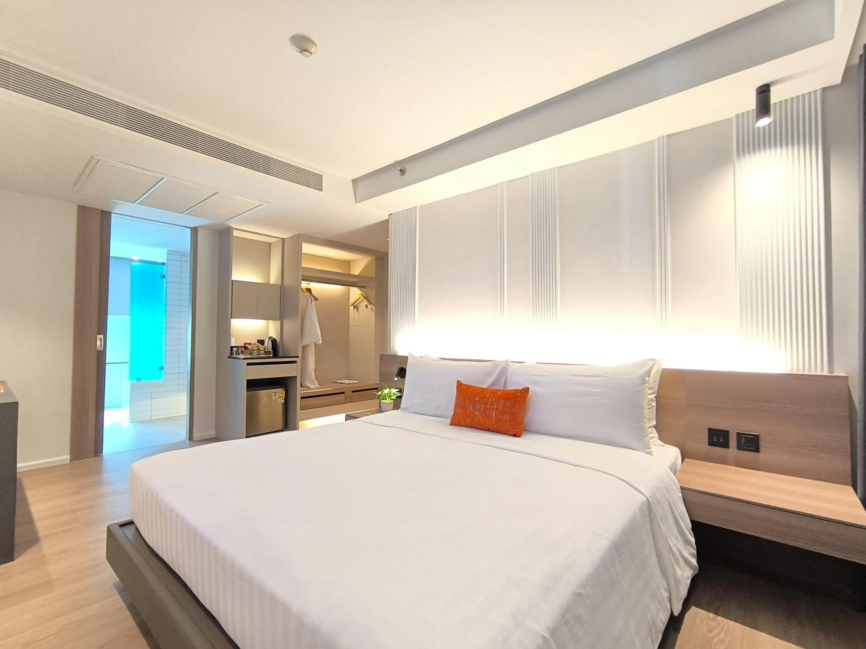 Bed in Citrus Sukhumvit 13 Nana Bangkok by Compass Hospitality - Newly Renovated