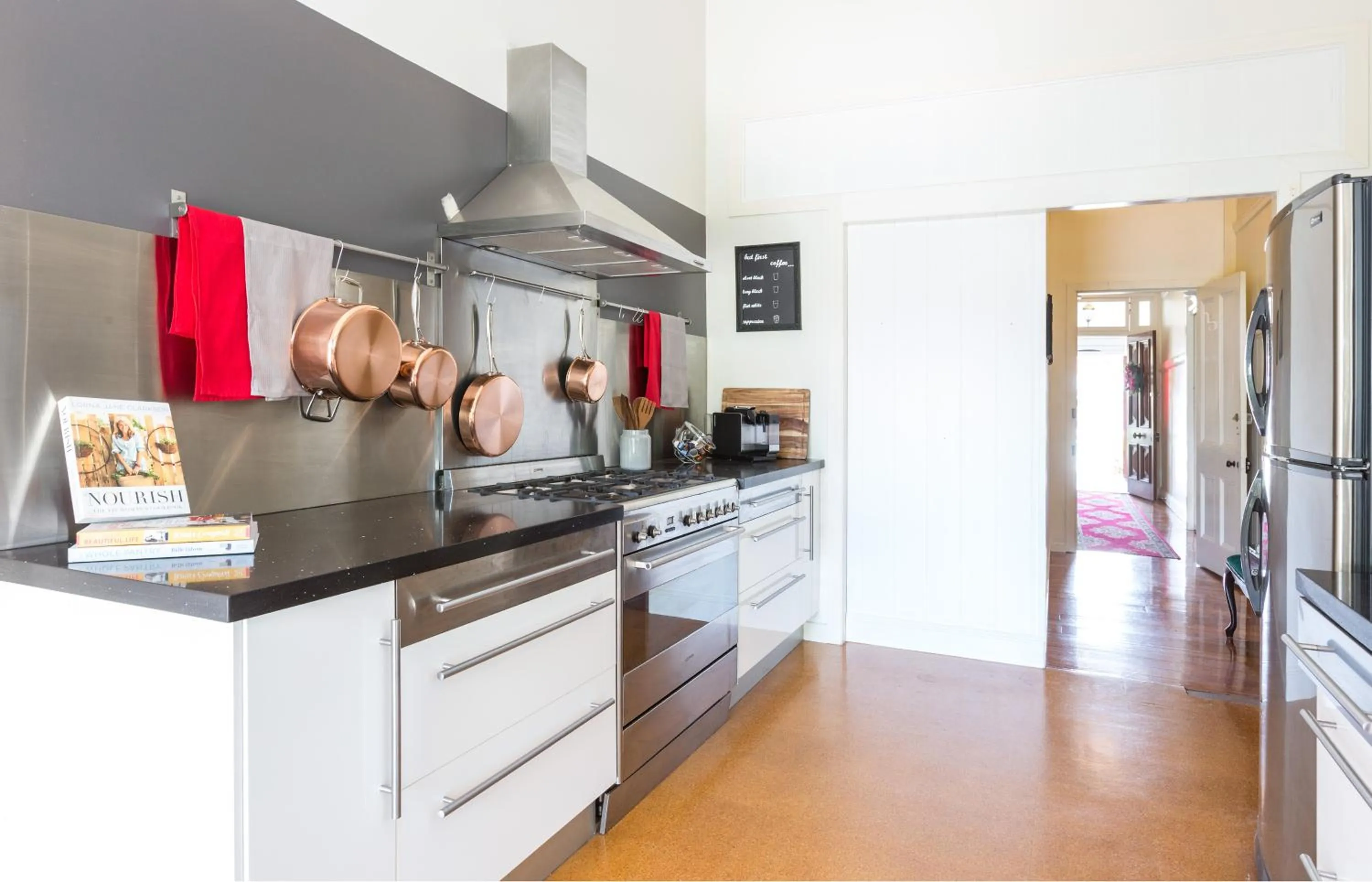 Communal kitchen in 99 Kirkland Bed & Breakfast