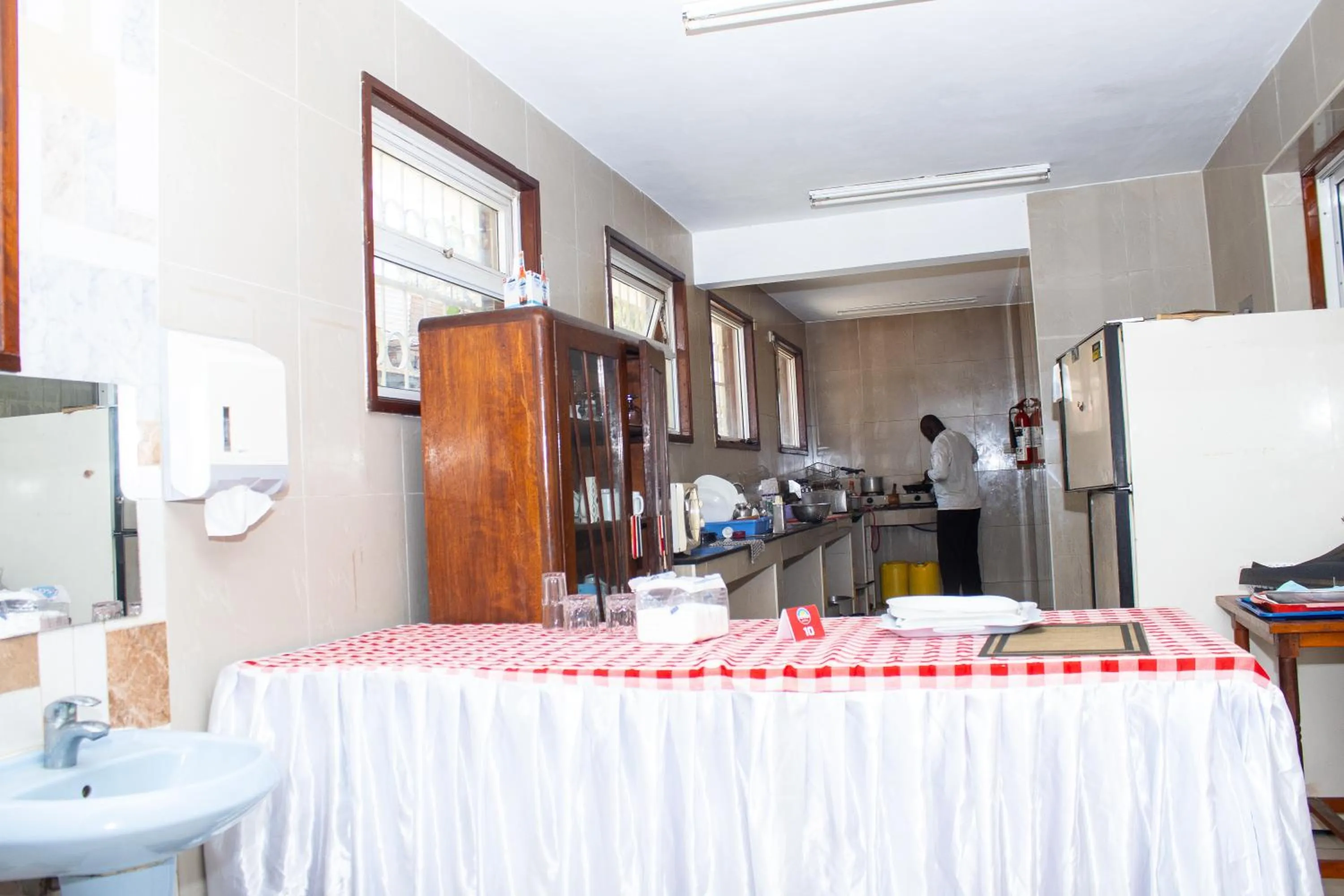Restaurant/places to eat in Hotel Windsor-Mombasa