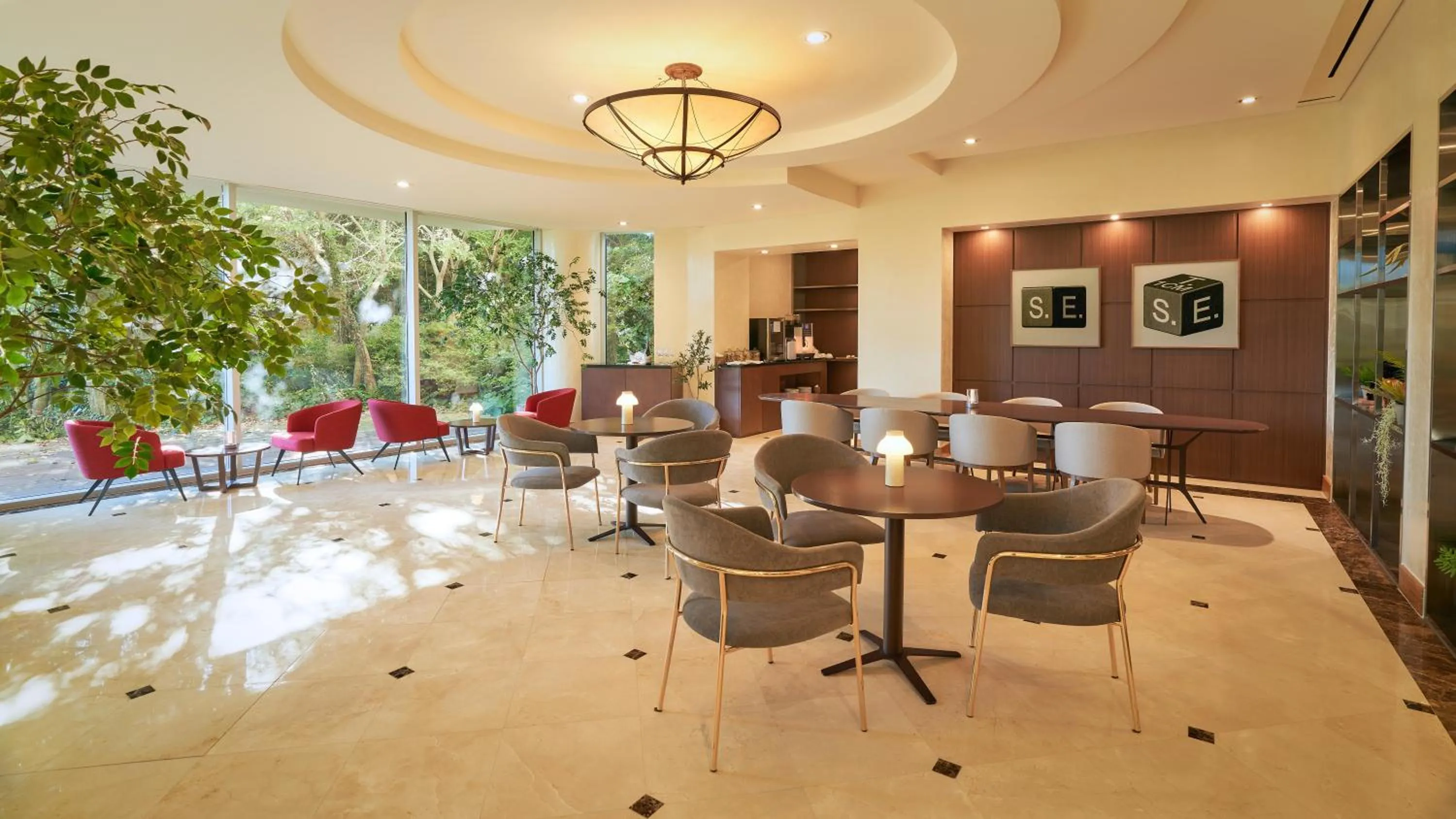 Lounge or bar in Mercure Ambassador Jeju