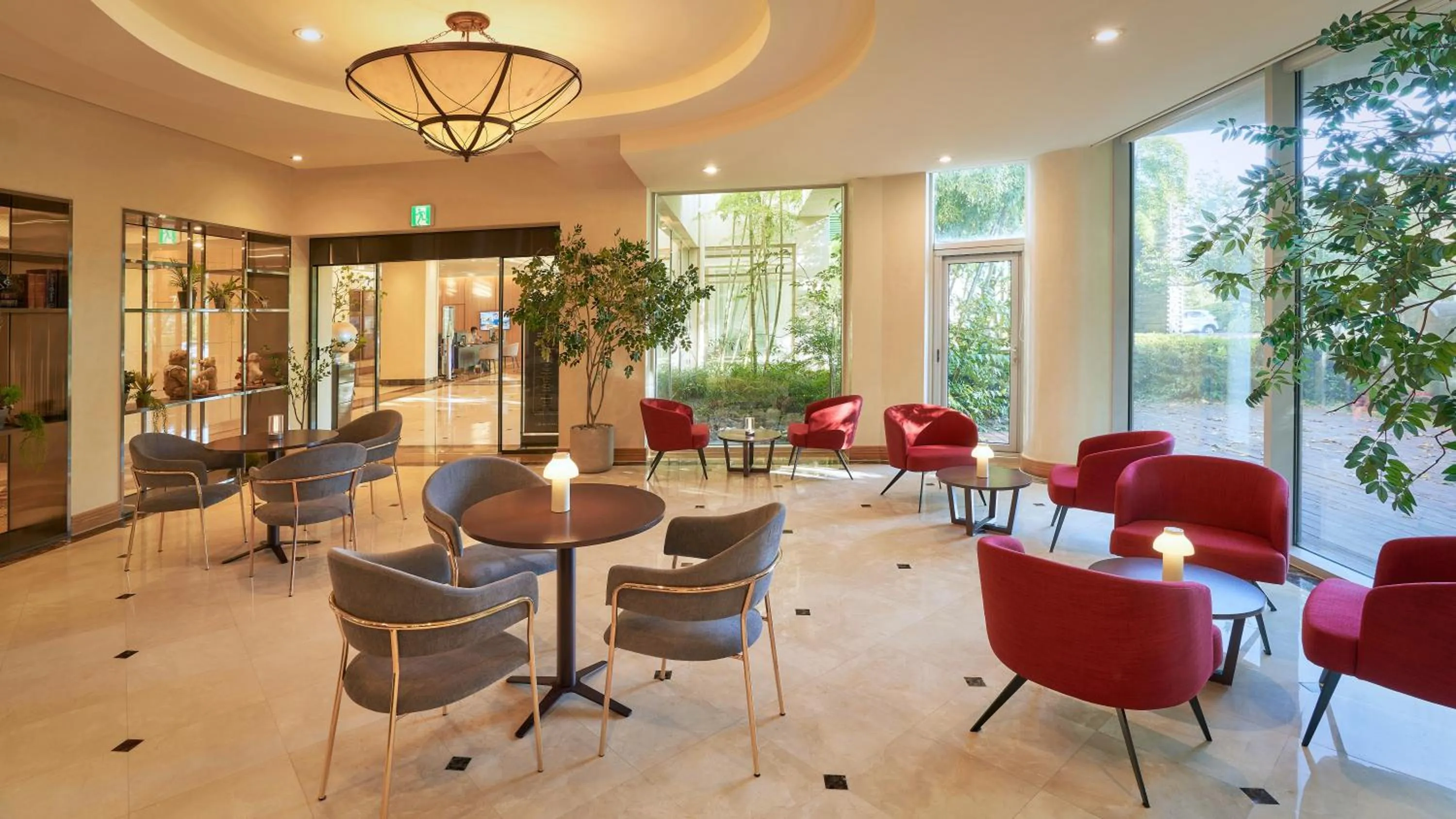 Communal lounge/ TV room in Mercure Ambassador Jeju