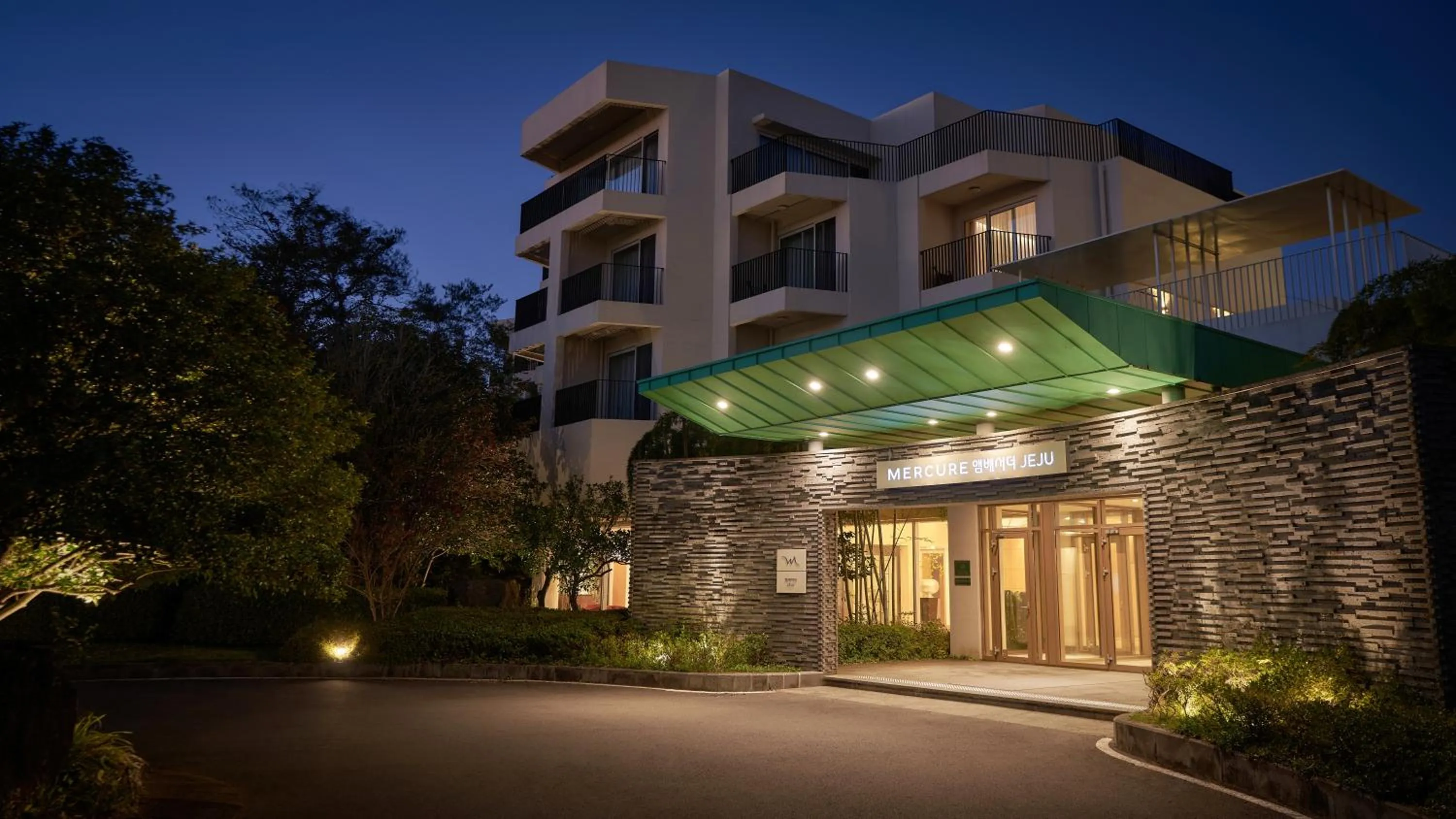 Property building in Mercure Ambassador Jeju