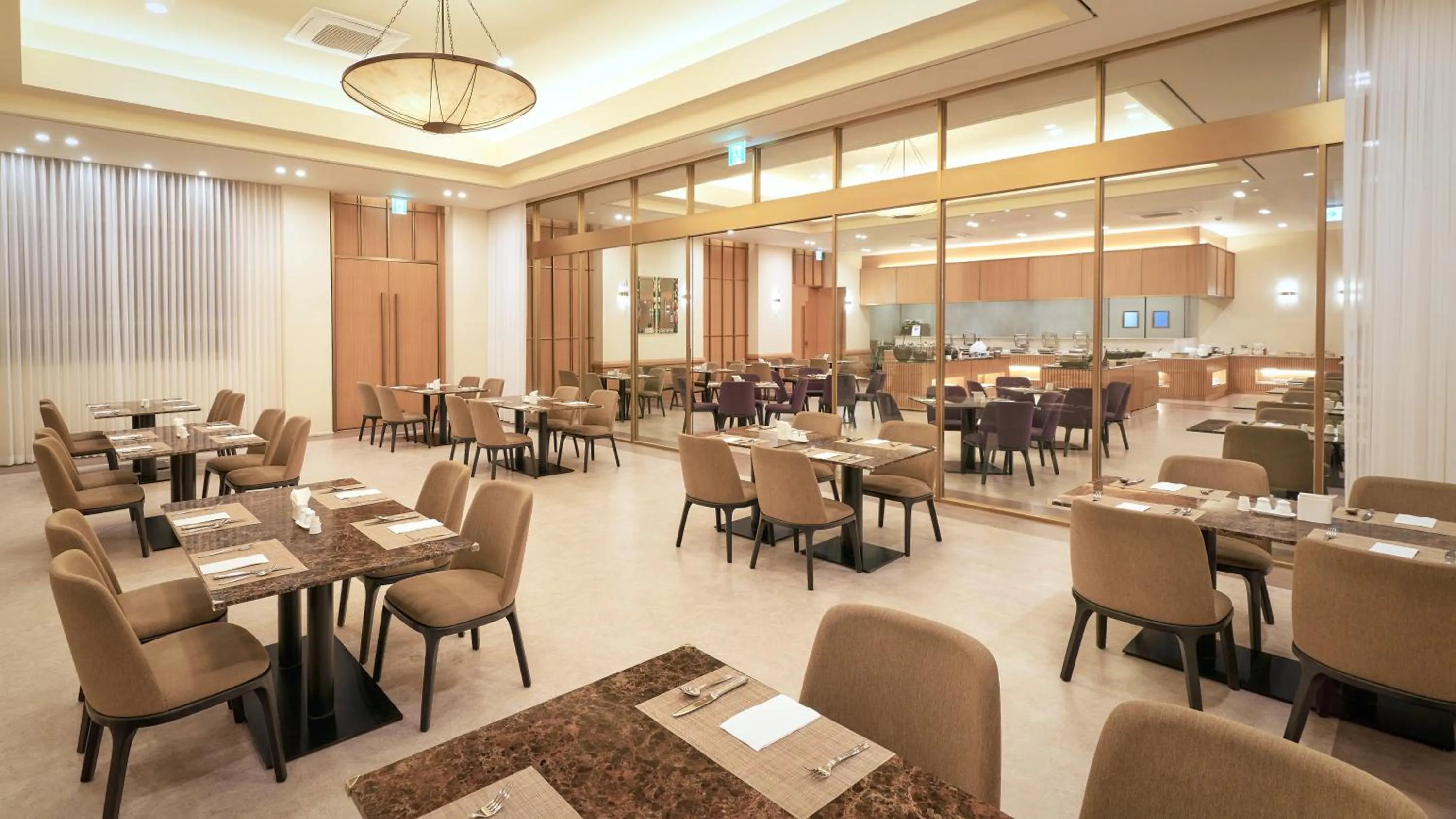Restaurant/places to eat in Mercure Ambassador Jeju