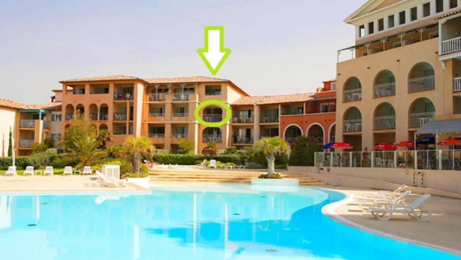 Swimming pool in Les rivages de Coudoulière