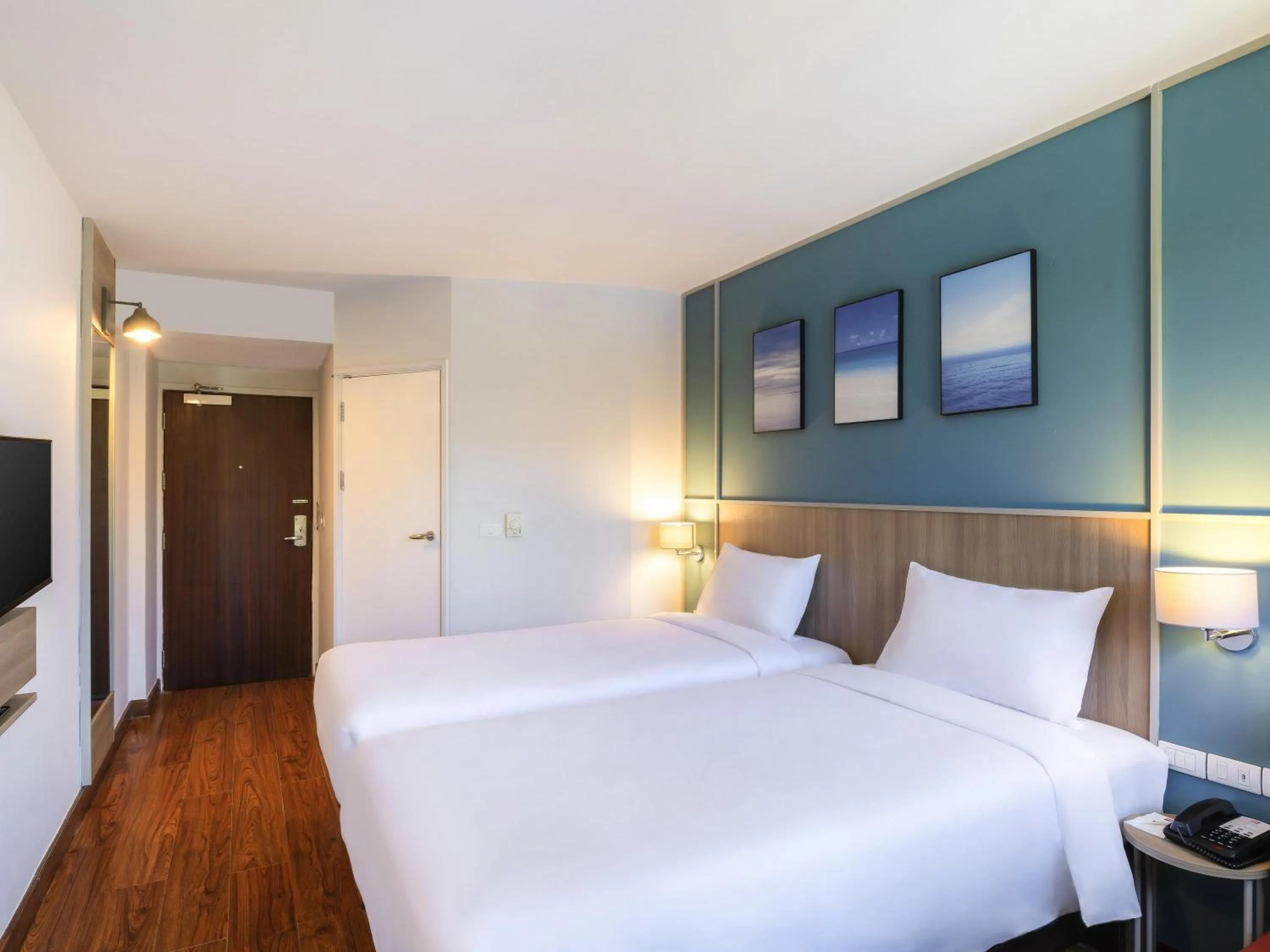 Bedroom, Bed in Ibis Phuket Patong