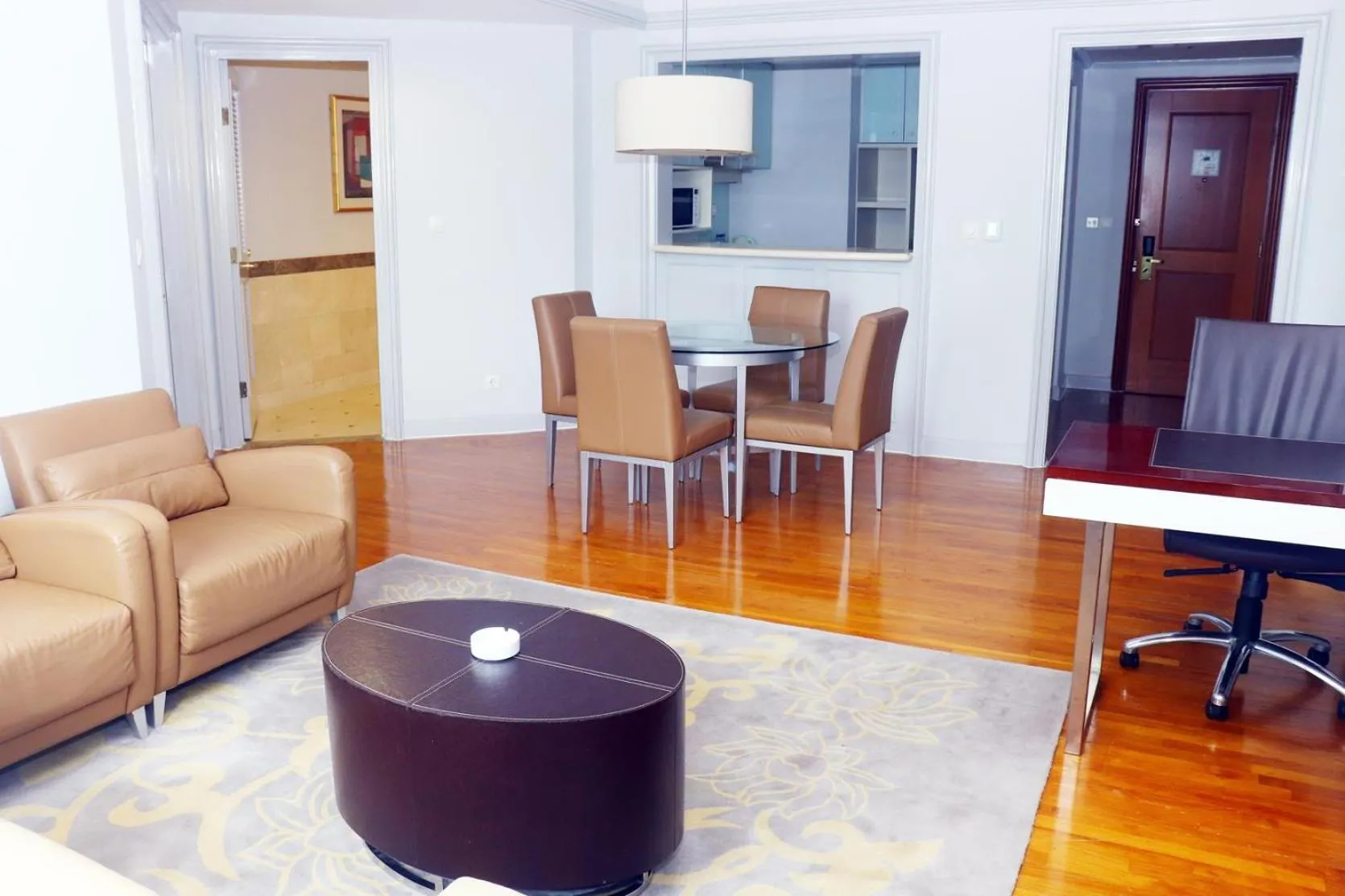 Dining area in Wyndham Casablanca Jakarta