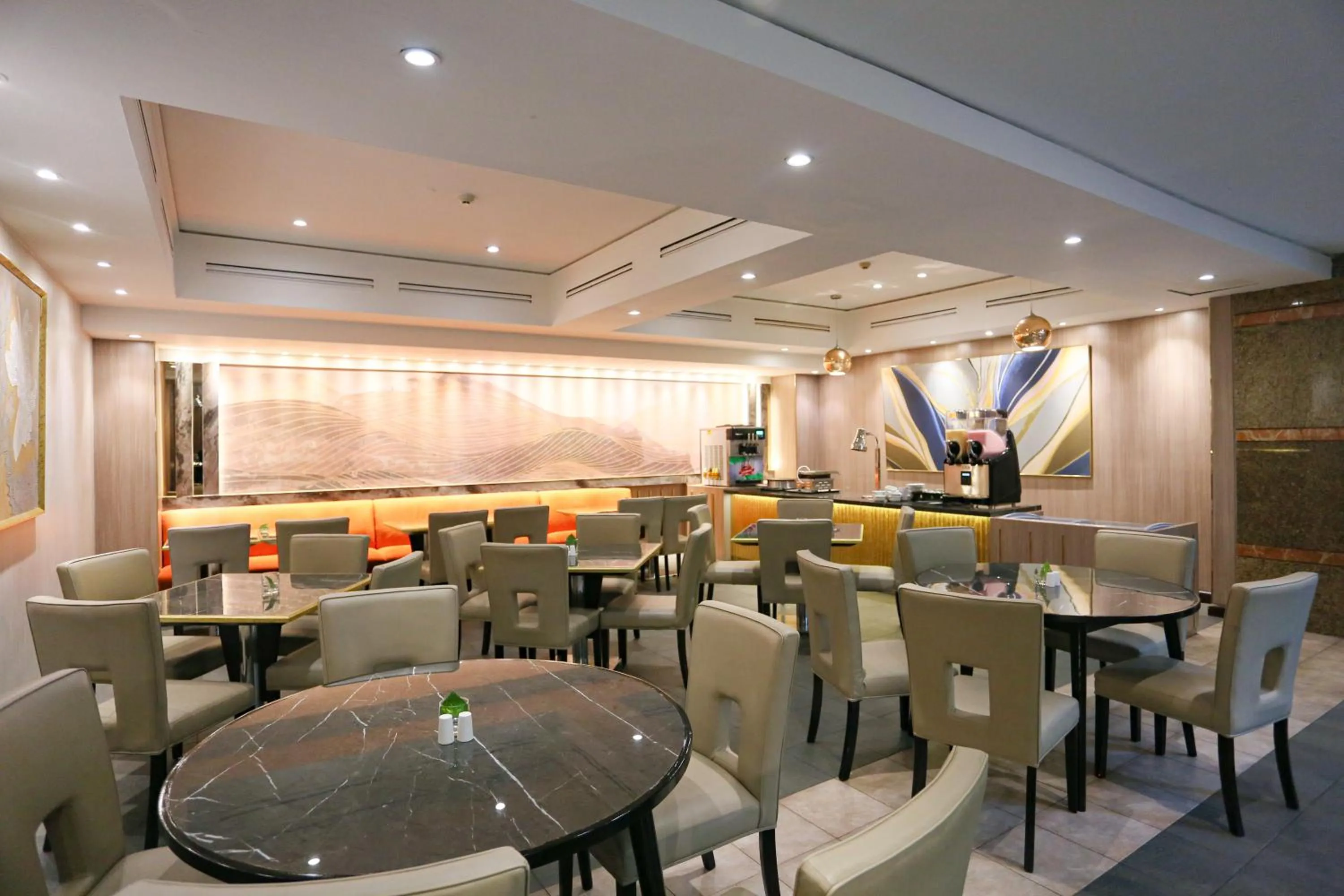 Restaurant/places to eat in Wyndham Casablanca Jakarta