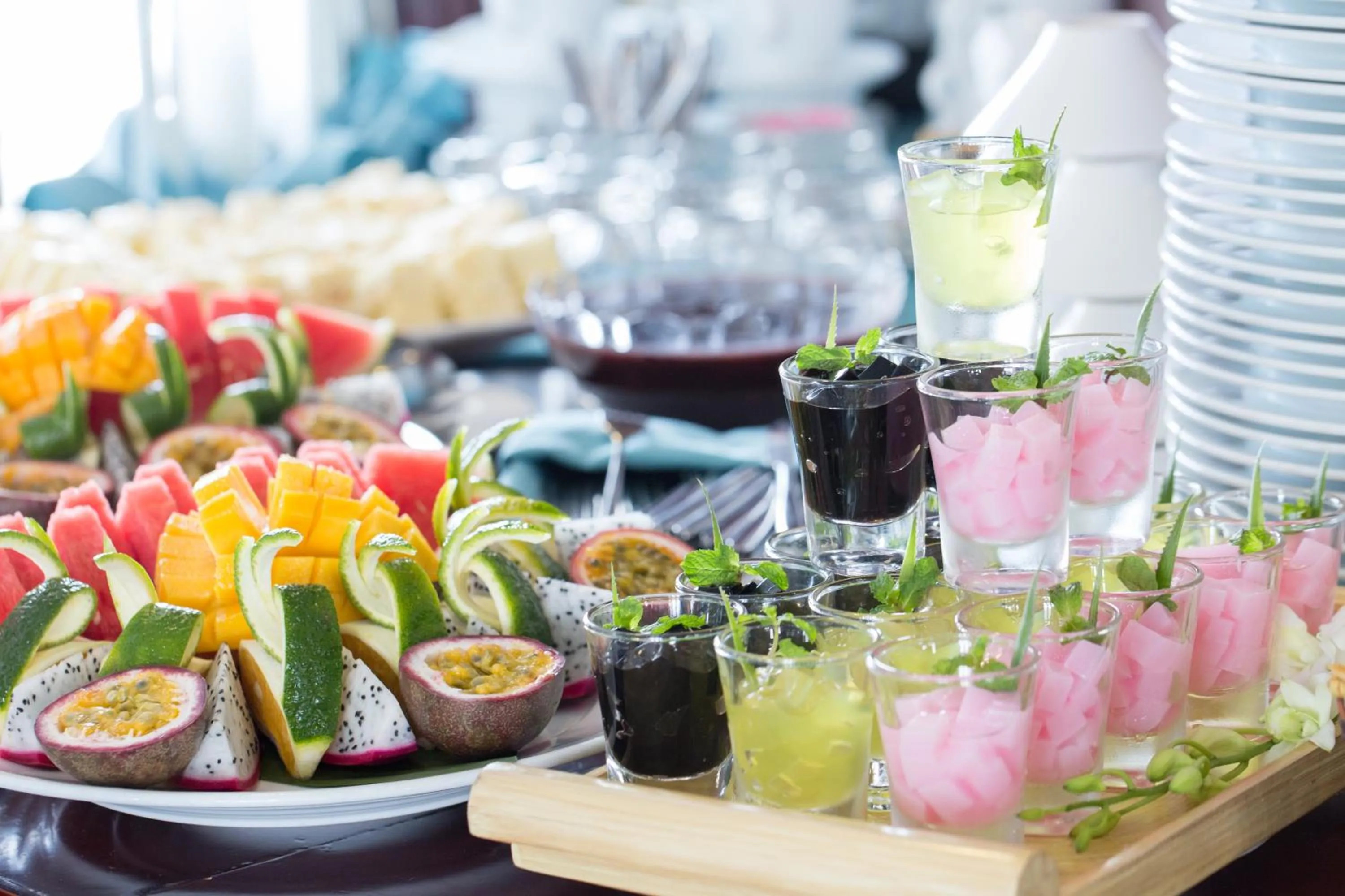 Food and drinks in Bhaya Halong Cruises