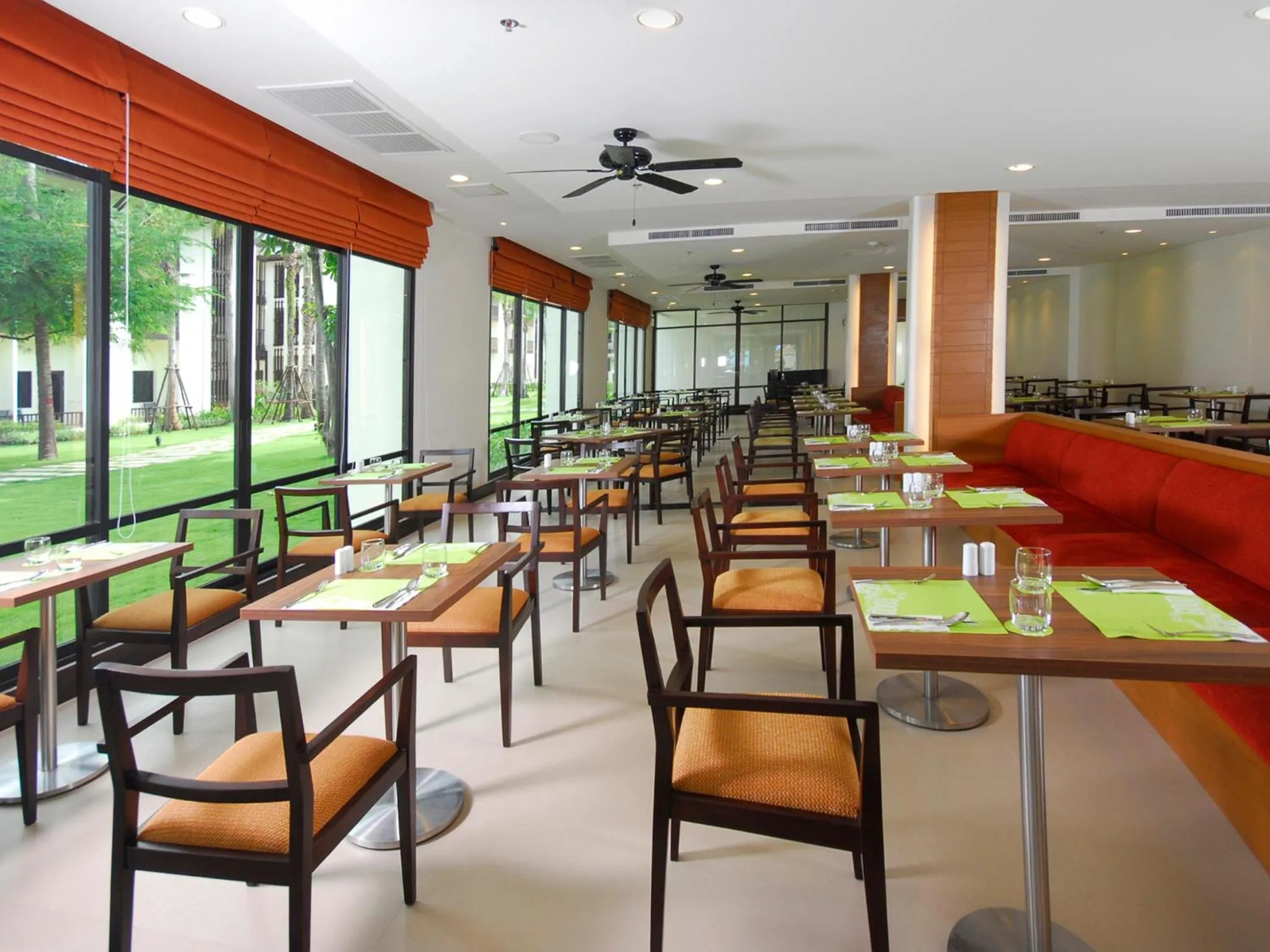 Restaurant/places to eat in ibis Samui Bophut Hotel