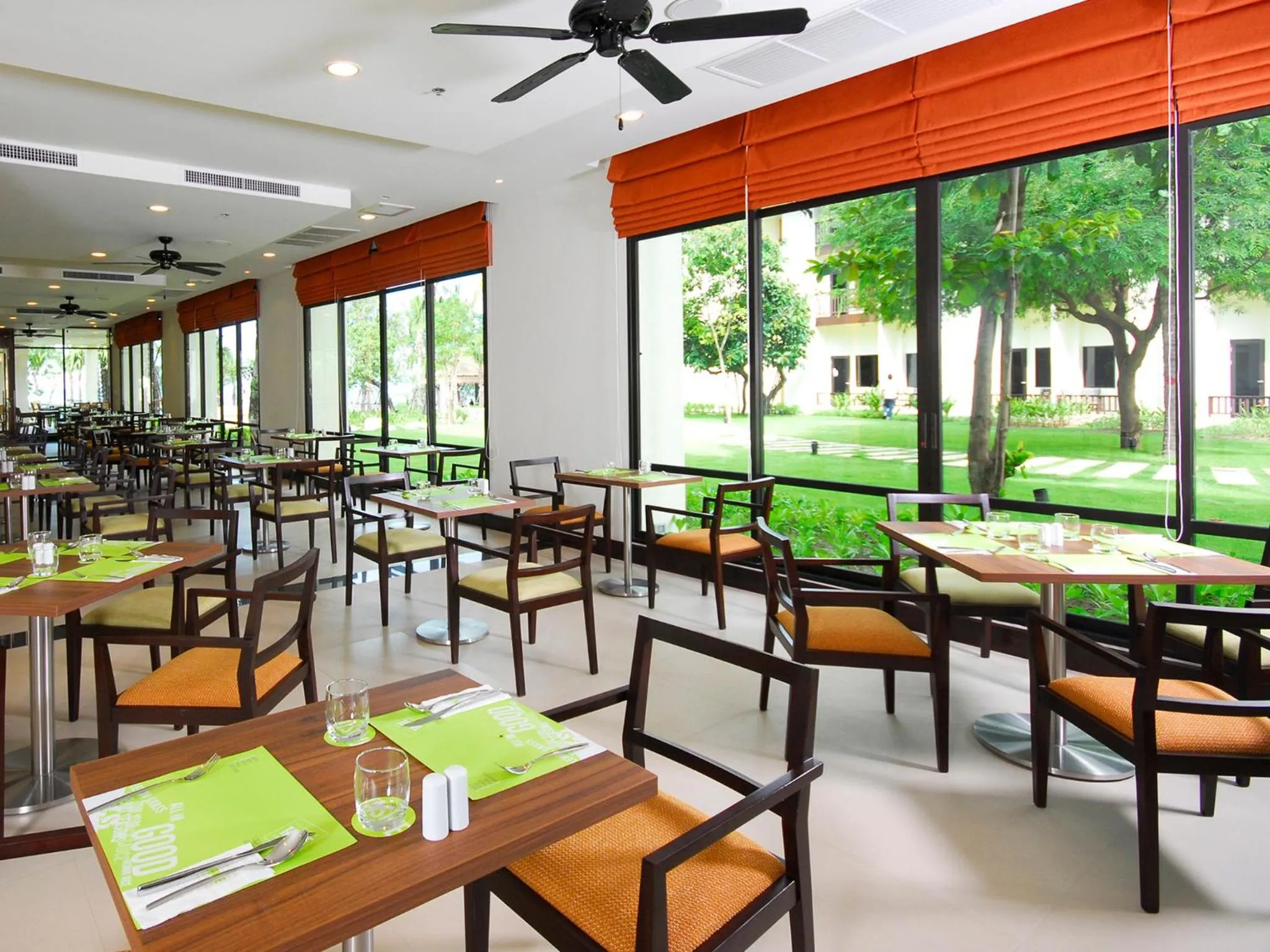 Restaurant/places to eat in ibis Samui Bophut Hotel