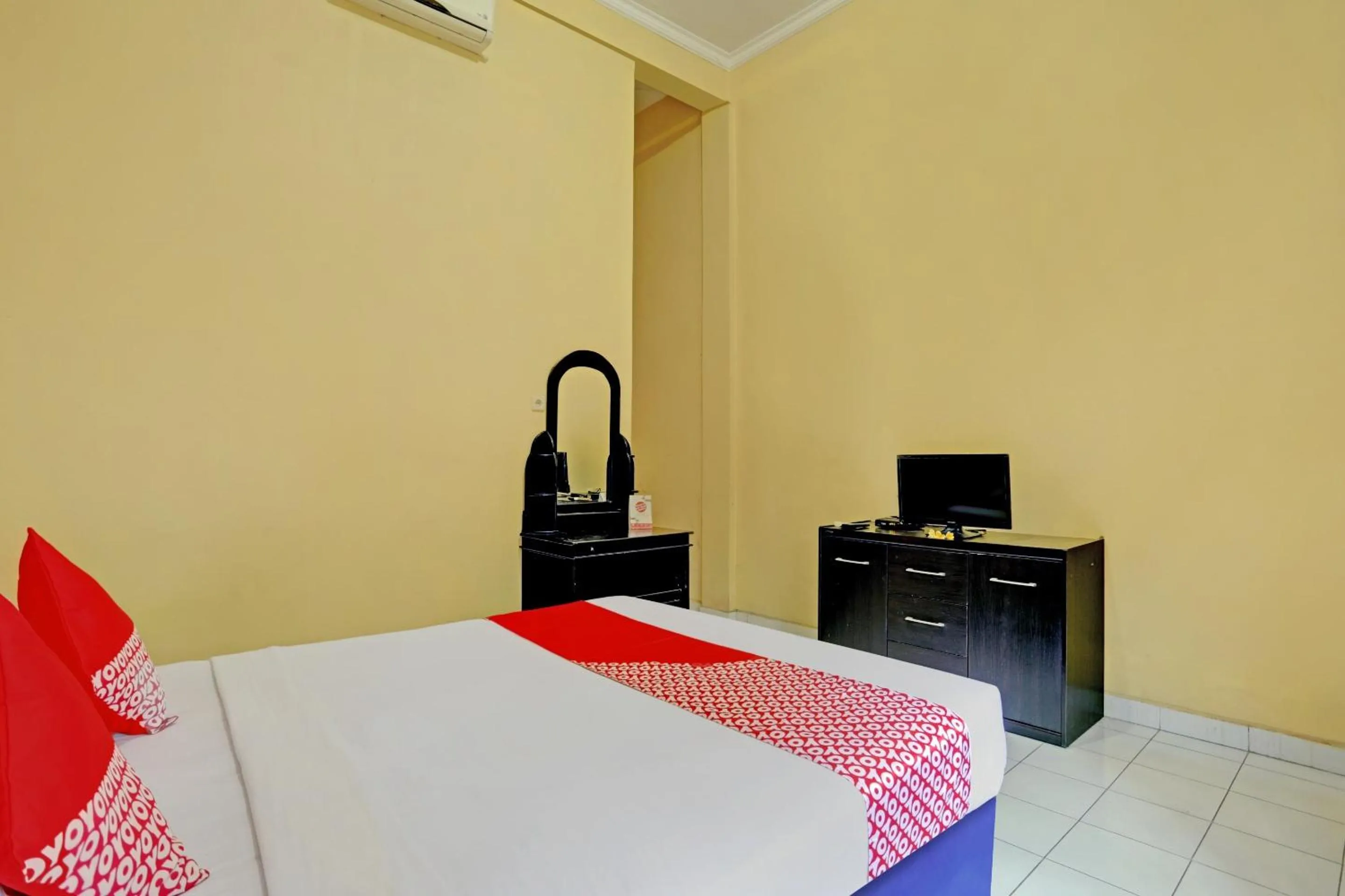 OYO 3096 Hotel Dewi Warsiki Near Gilimanuk Port